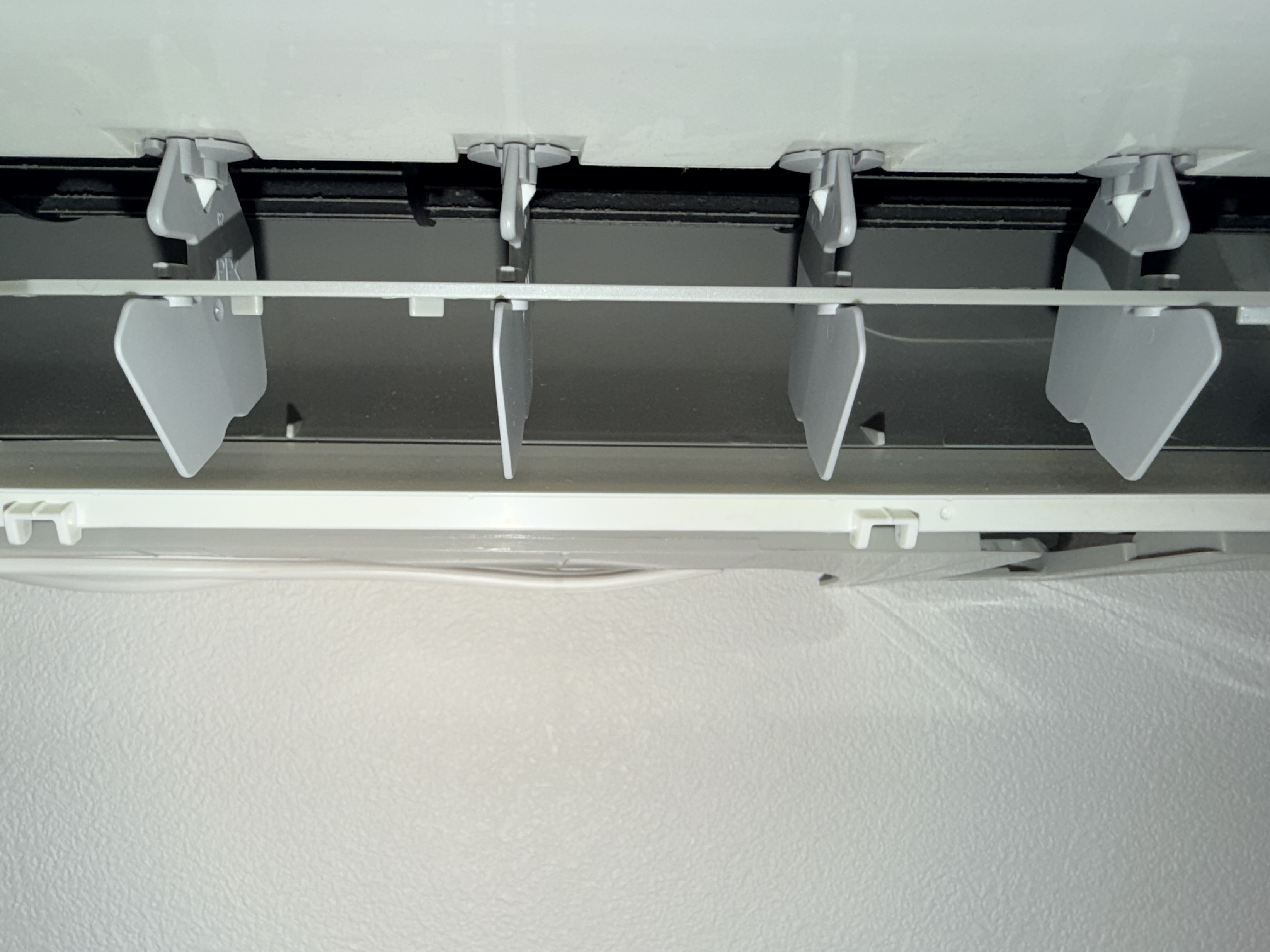 千葉県柏市大室の壁掛けエアコンの作業前1