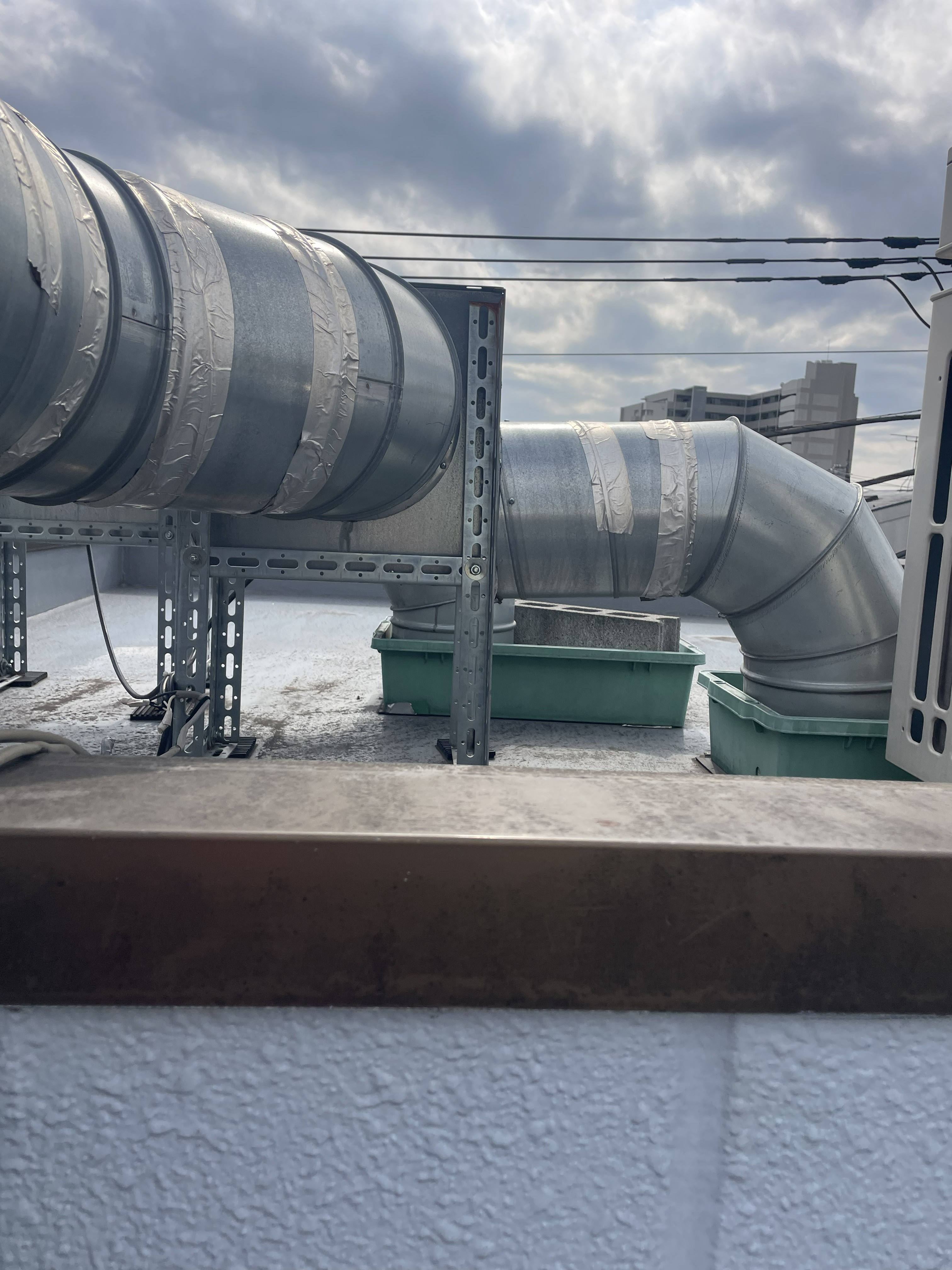 神奈川県横浜市青葉区青葉台のダクト清掃の作業前1