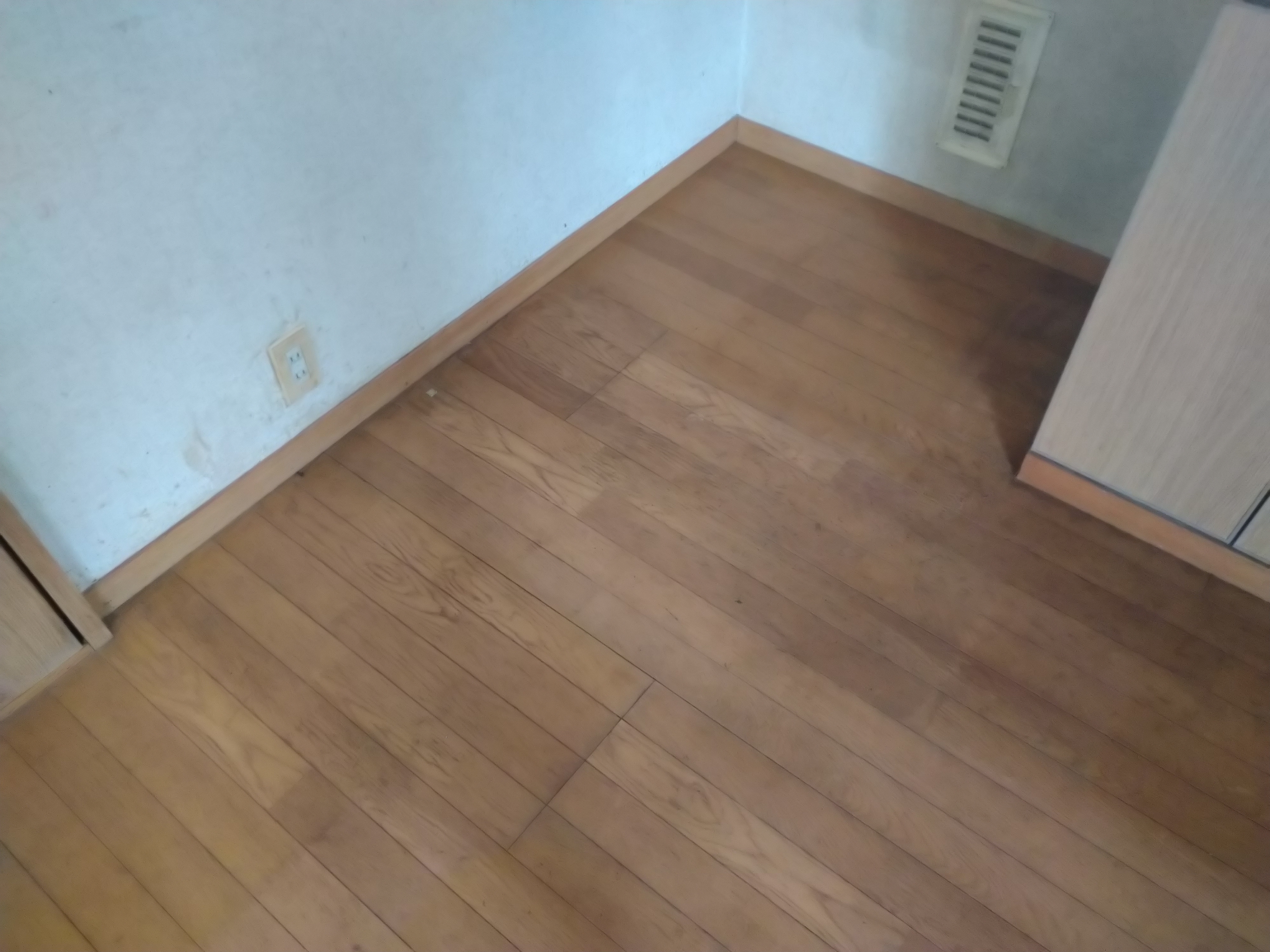 静岡県浜松市天竜区の中古住宅購入後の徹底クリーニングの作業前2