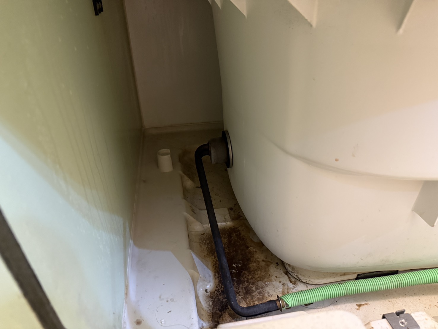 東京都江戸川区西葛西の浴室・お風呂クリーニングの作業前2