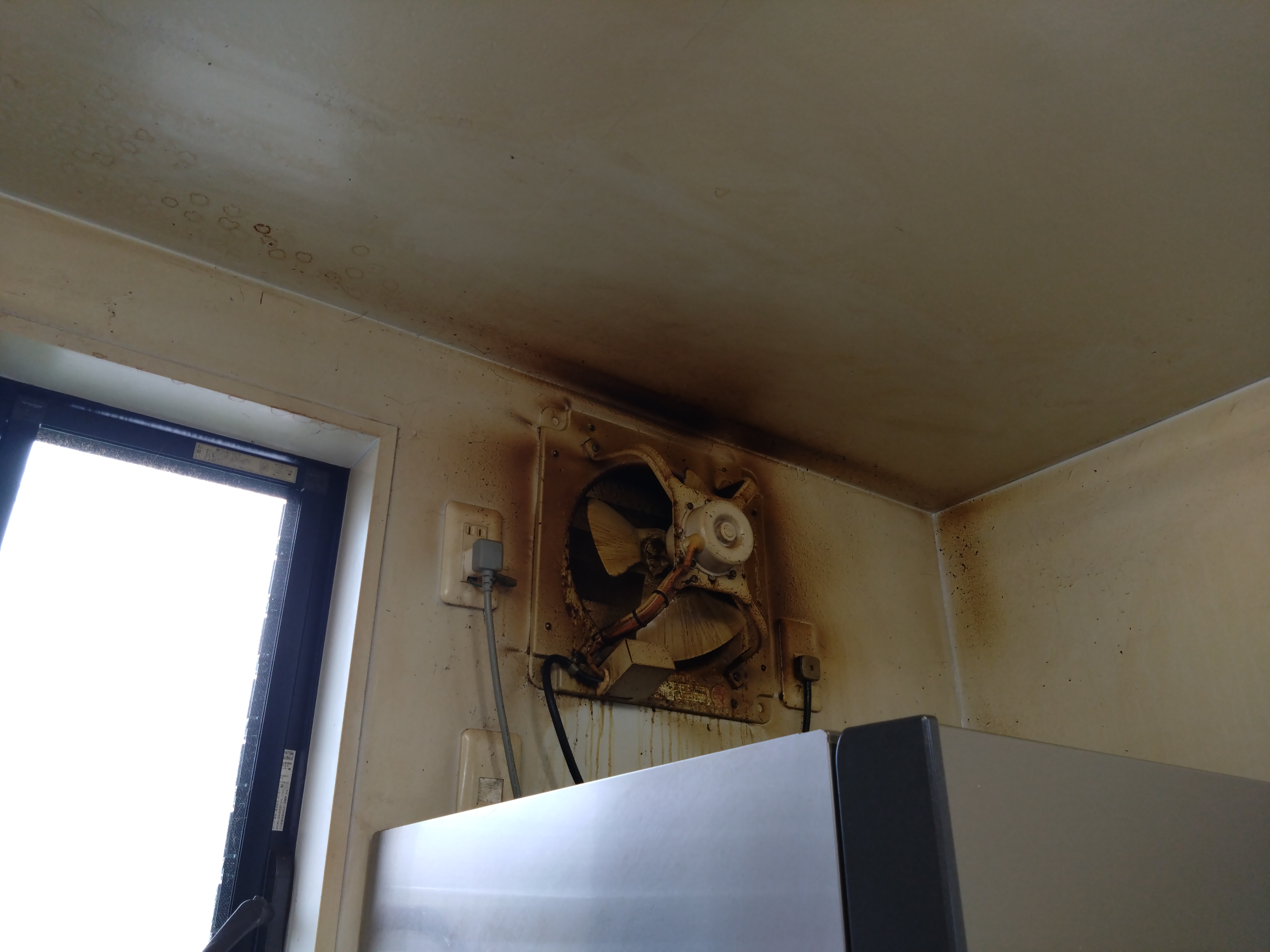 静岡県浜松市浜名区の店舗清掃の作業前2