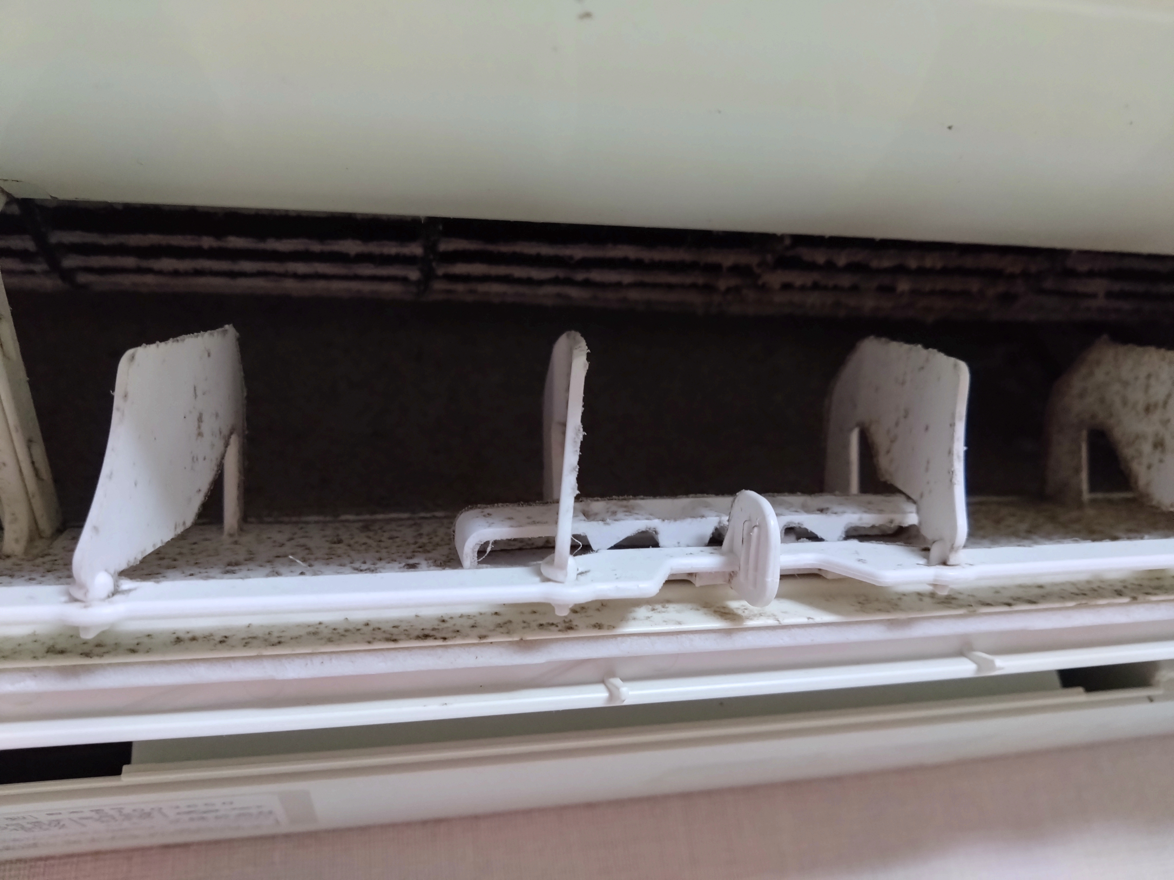 千葉県佐倉市の壁掛けエアコンの作業前3