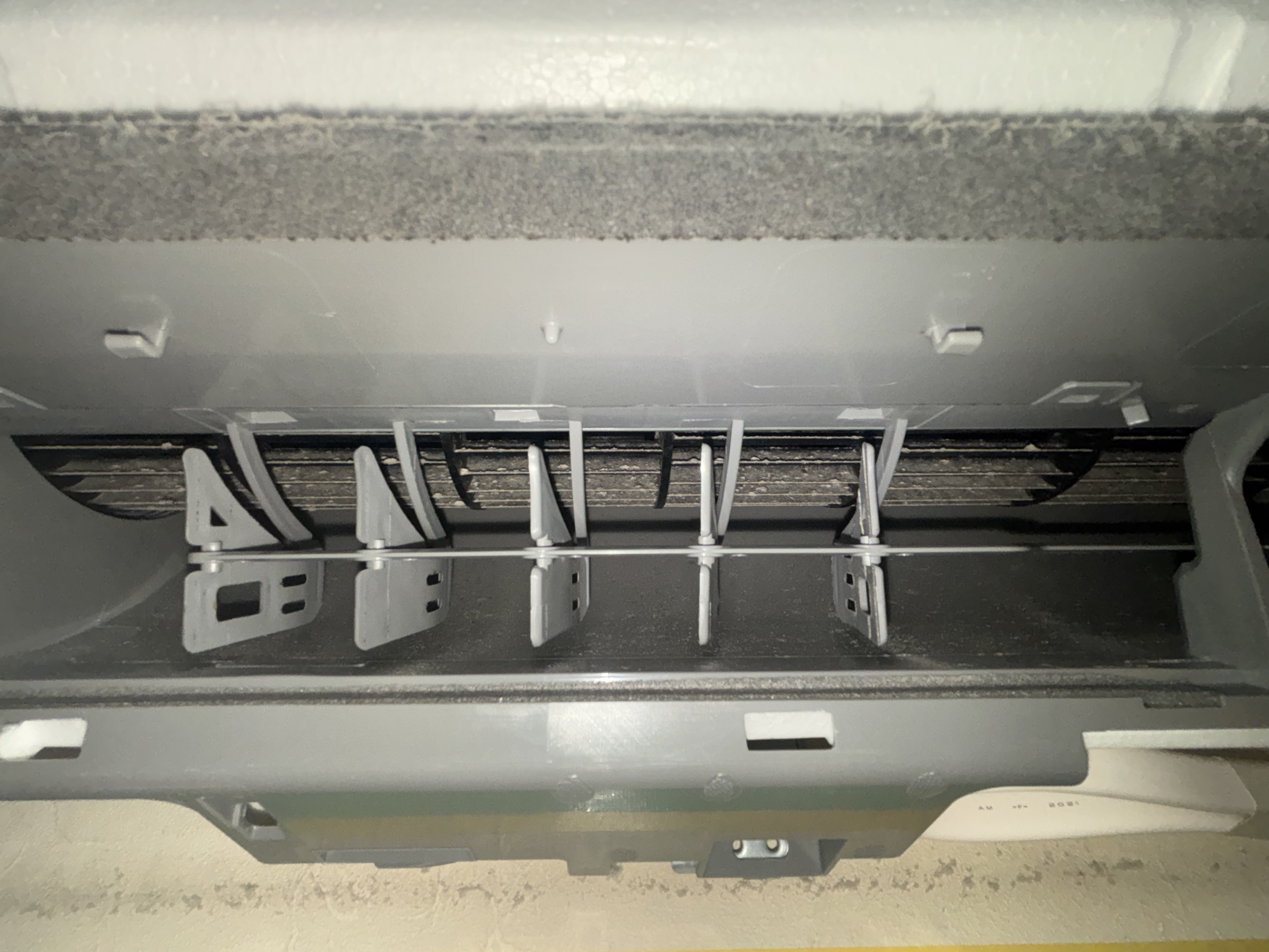 埼玉県さいたま市見沼区の壁掛けエアコンの作業前2