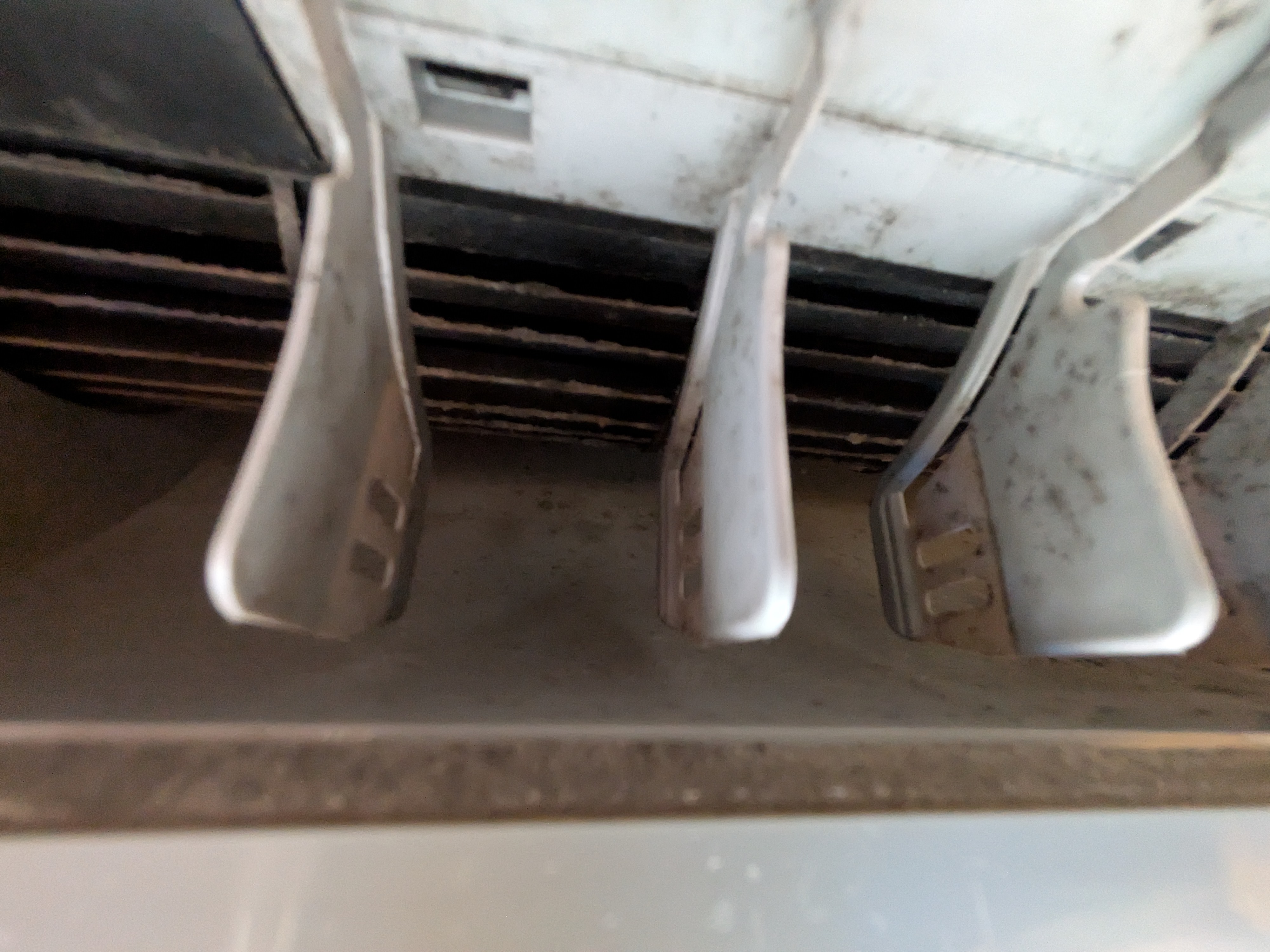 東京都大田区上池台の壁掛けエアコンの作業前2