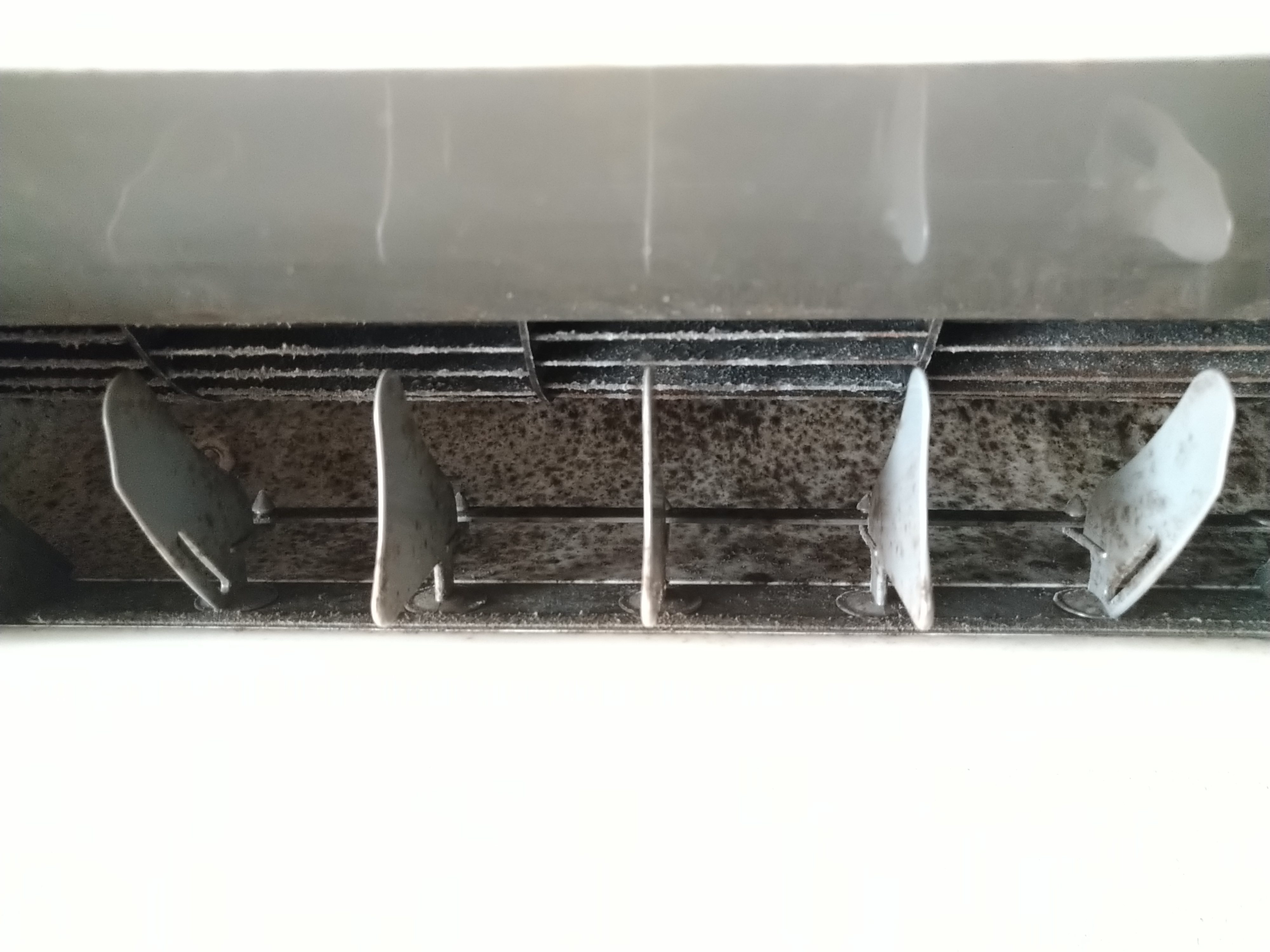 静岡県浜松市浜名区の壁掛けエアコンの作業前1