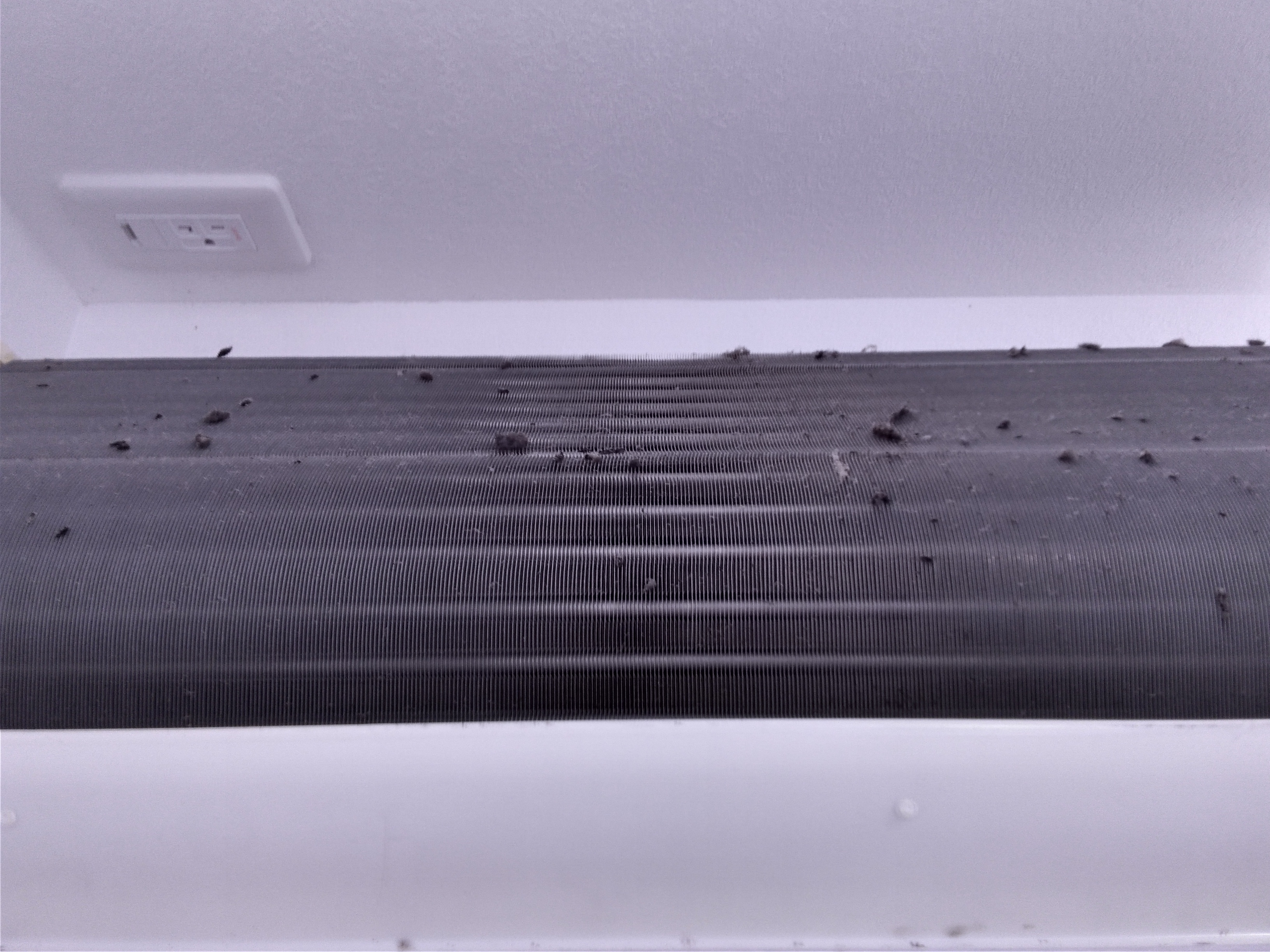 福島県いわき市のお掃除機能付きエアコンの作業前3