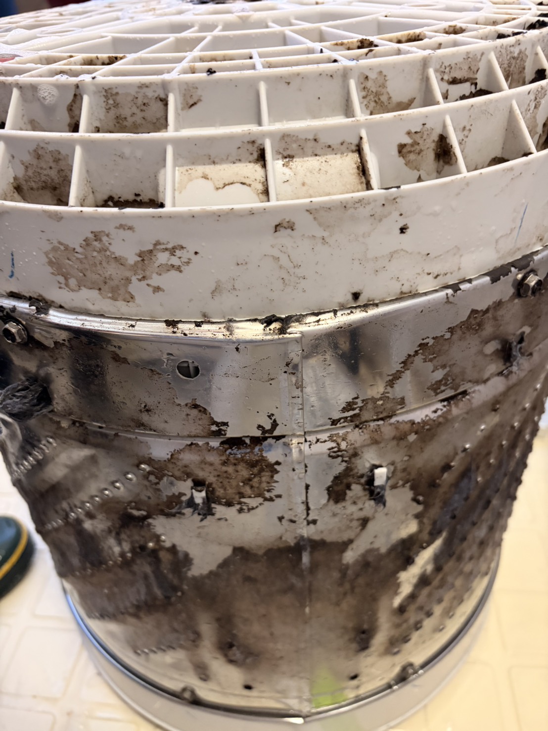 茨城県水戸市の洗濯機分解クリーニングの作業前1