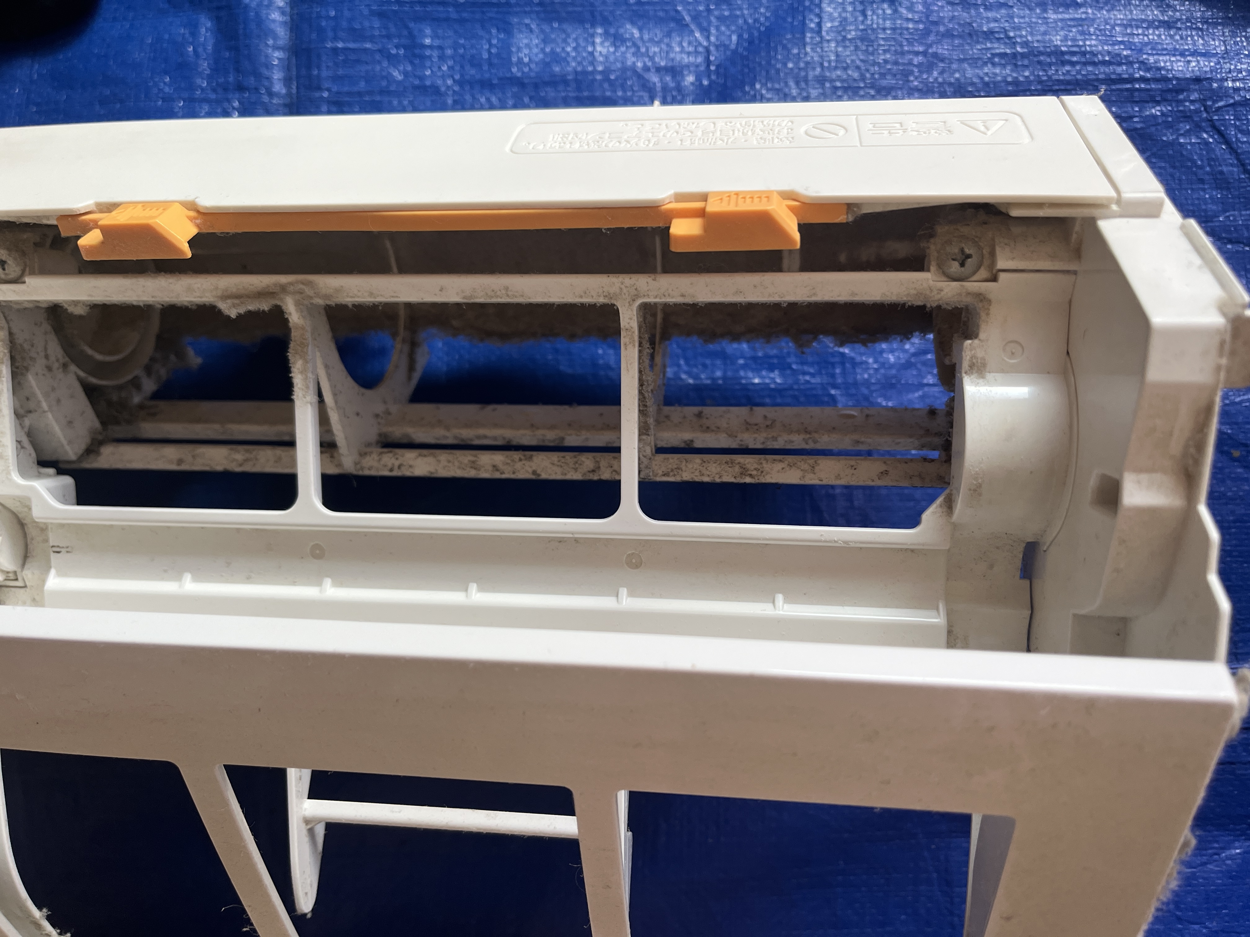 愛知県みよし市のお掃除機能付きエアコンの作業前3