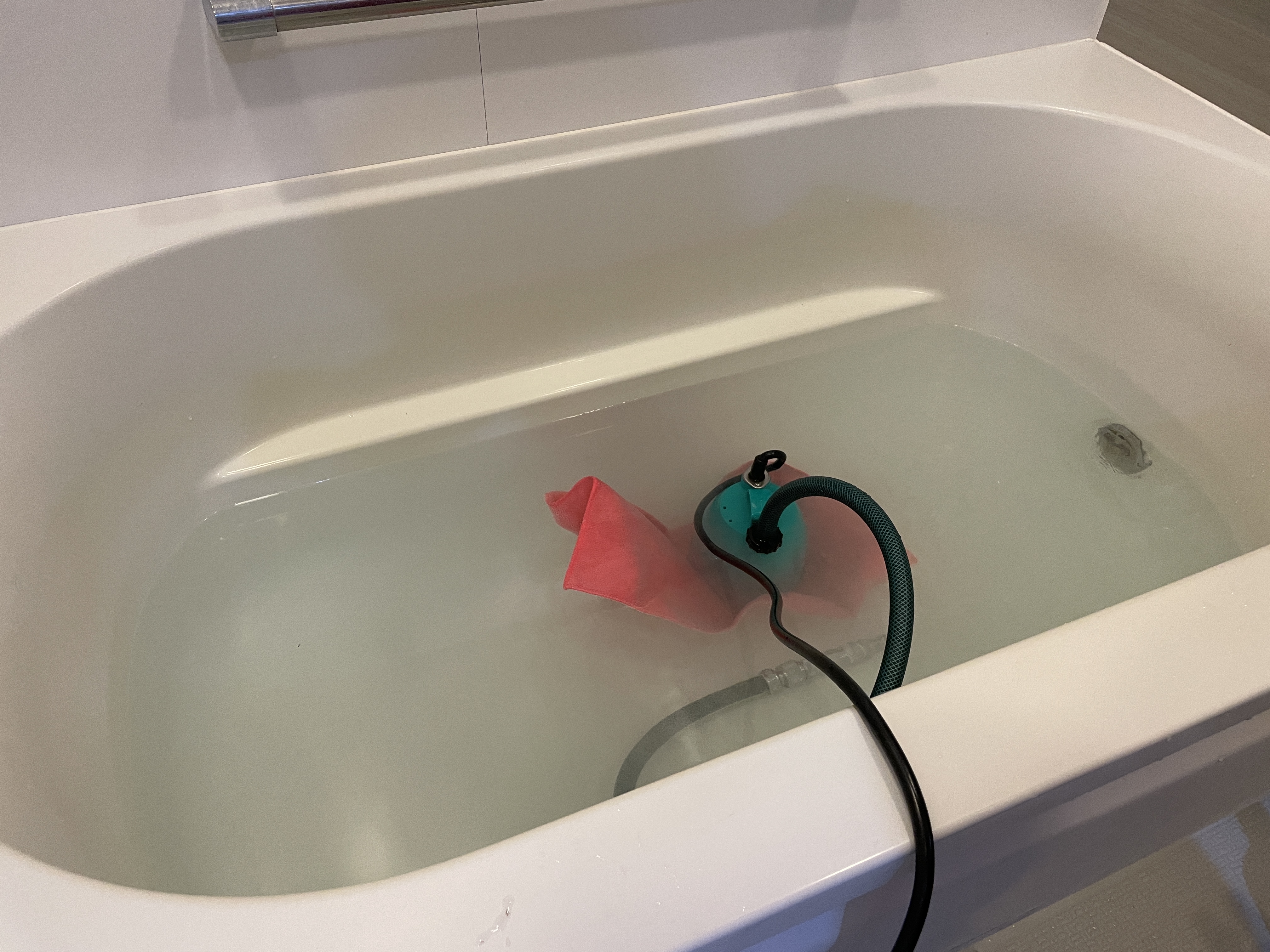 愛知県名古屋市千種区園山町の追い焚き配管除菌洗浄の作業前1