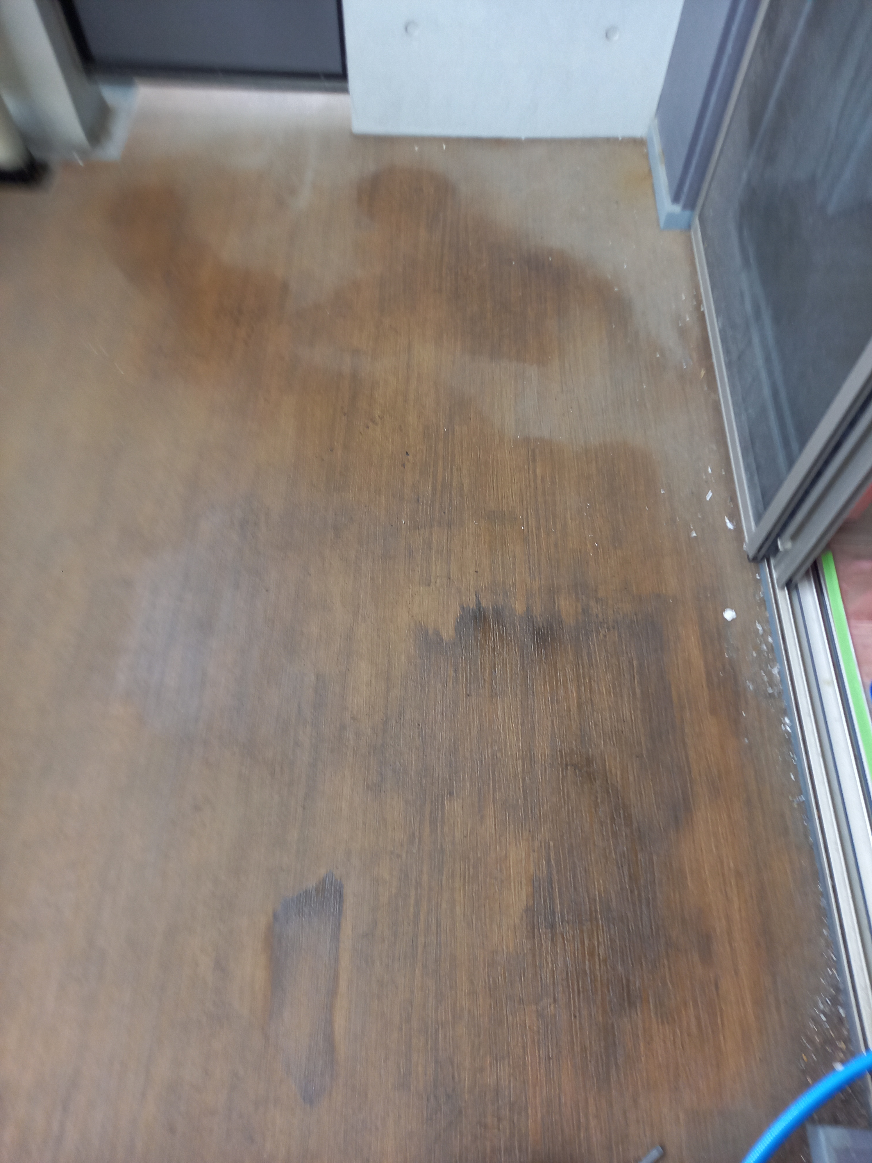 福岡県飯塚市立岩のベランダ・バルコニークリーニングの作業前1