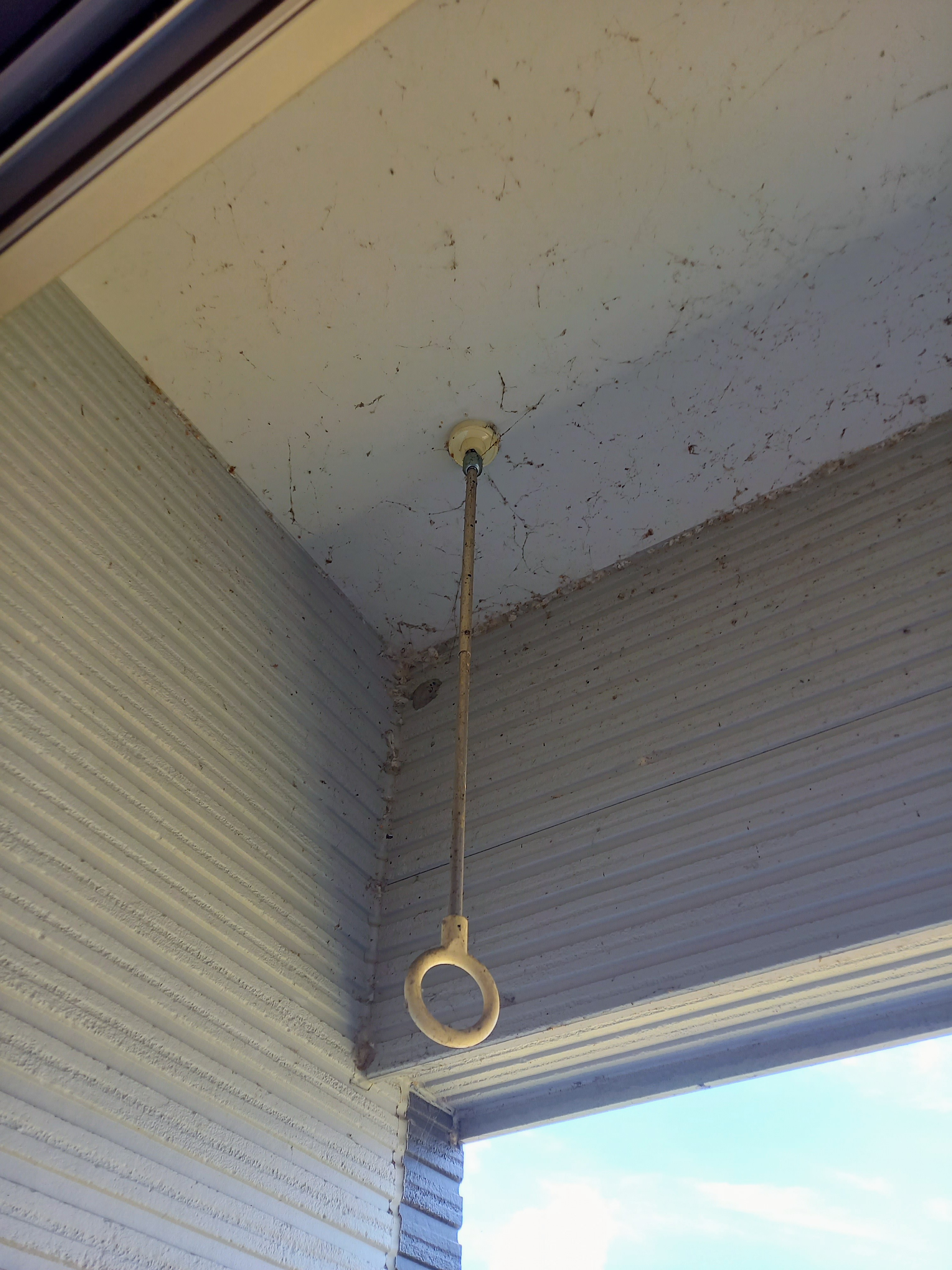 福岡県飯塚市伊岐須のベランダ・バルコニークリーニングの作業前1