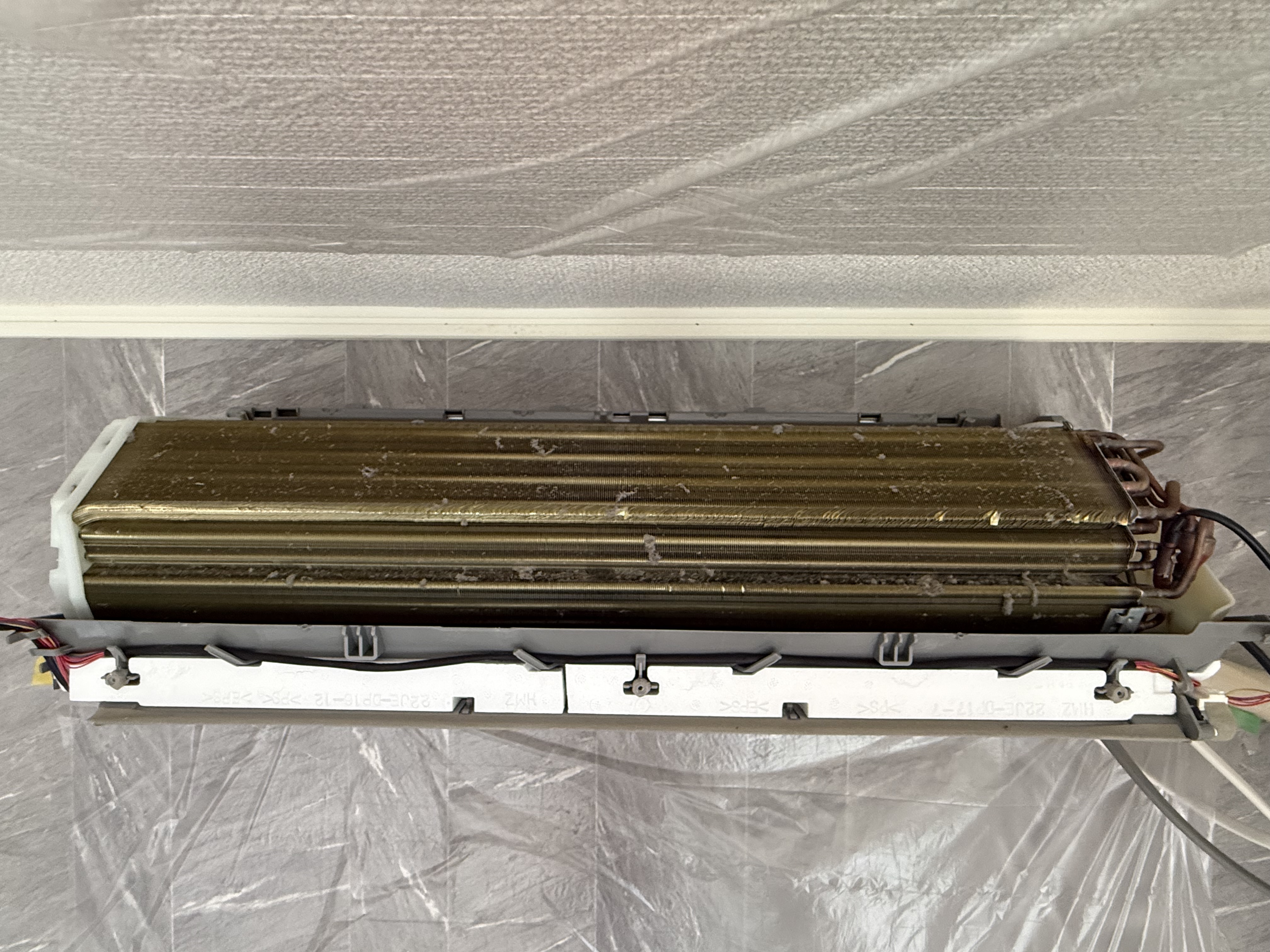 福岡県直方市のお掃除機能付きエアコンの作業前1