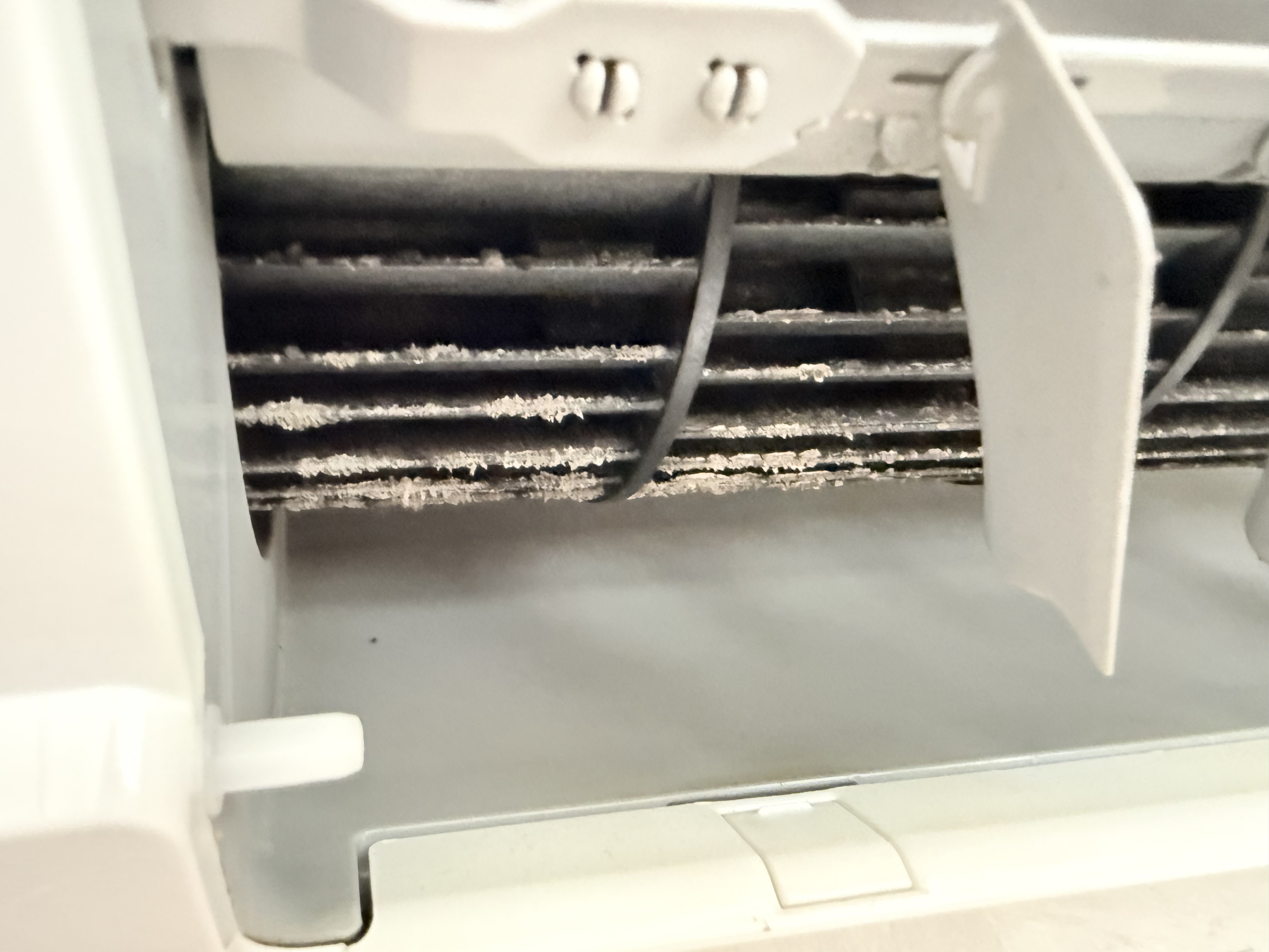 福岡県直方市のお掃除機能付きエアコンの作業前2