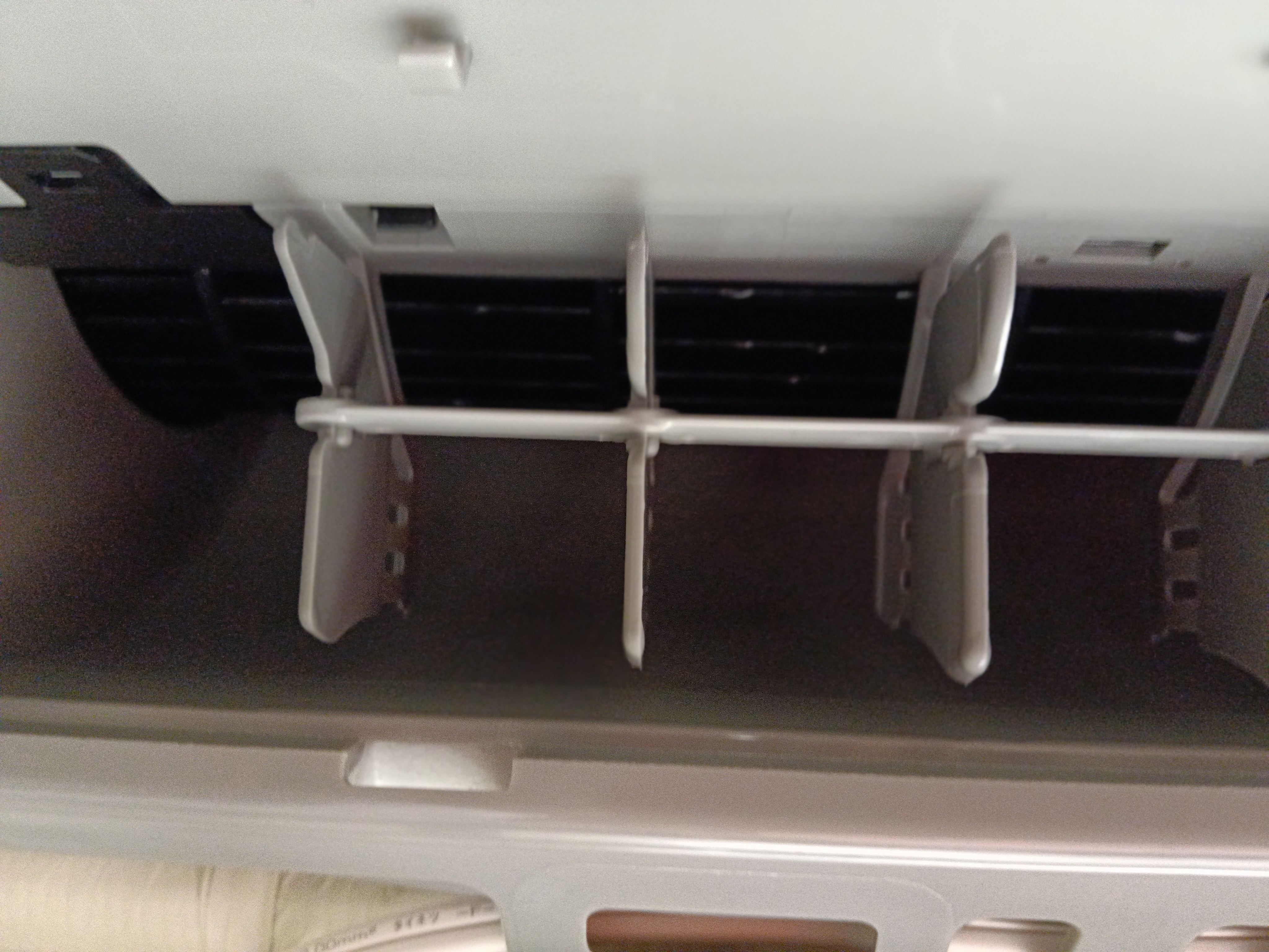 神奈川県伊勢原市のお掃除機能付きエアコンの作業後1