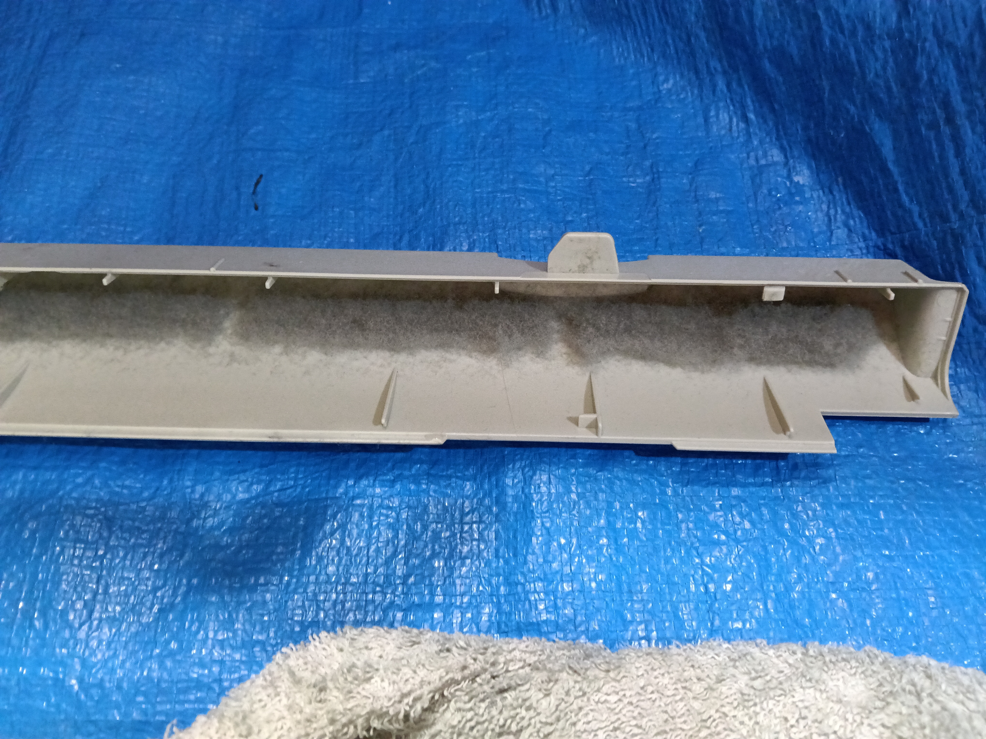 神奈川県伊勢原市のお掃除機能付きエアコンの作業前2