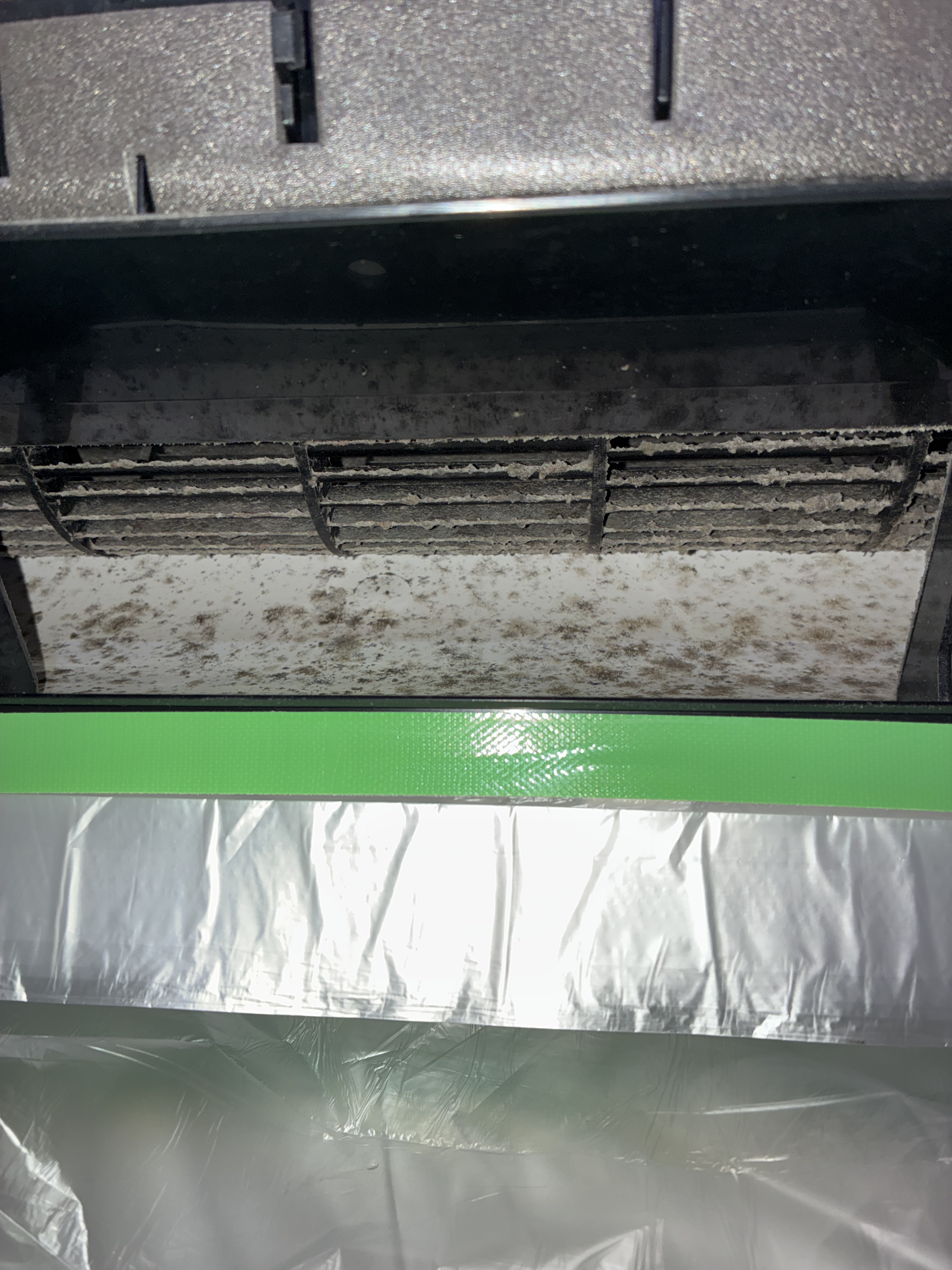 大阪府富田林市の壁掛けエアコンの作業前1