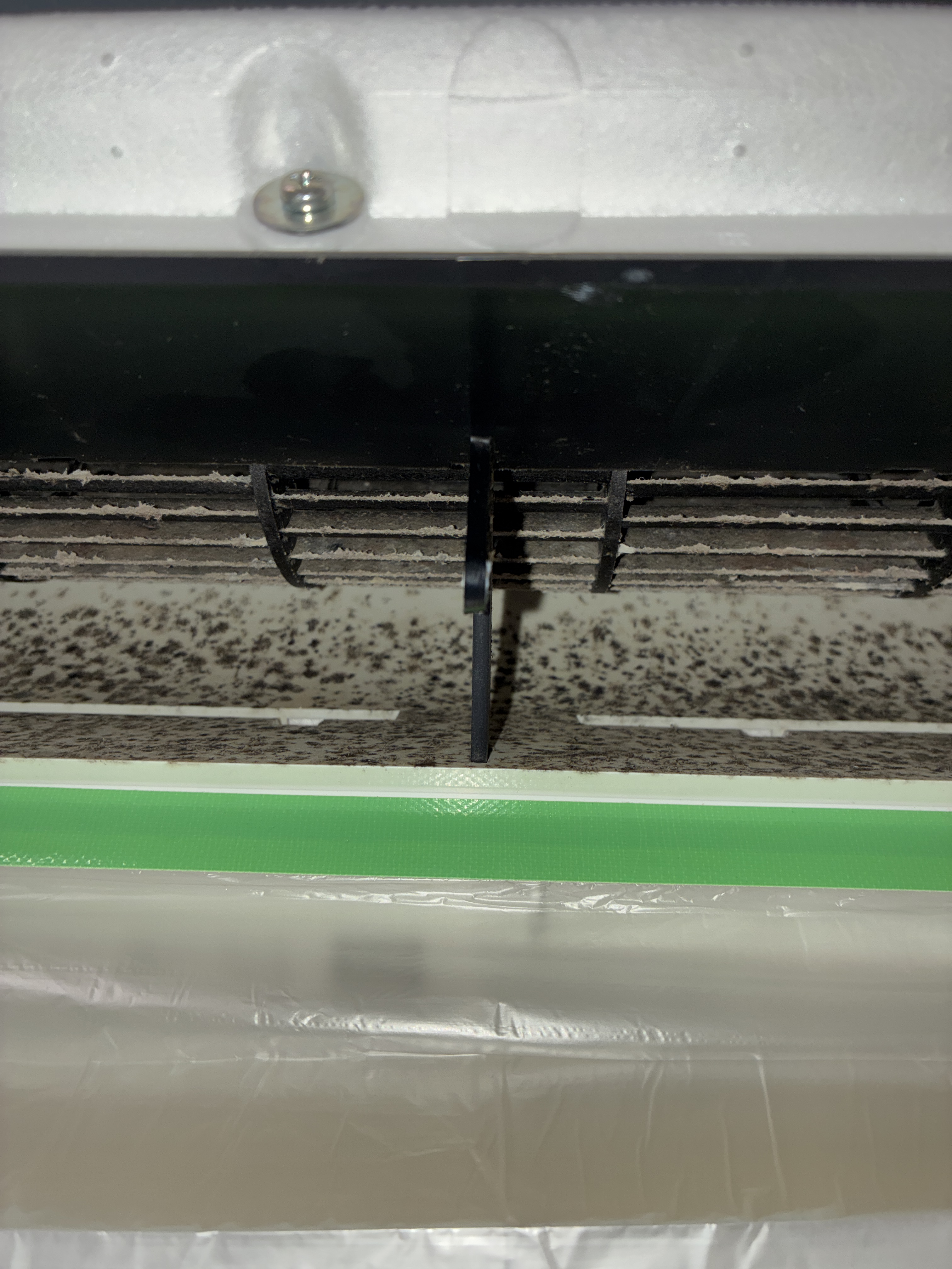 大阪府富田林市の壁掛けエアコンの作業前1