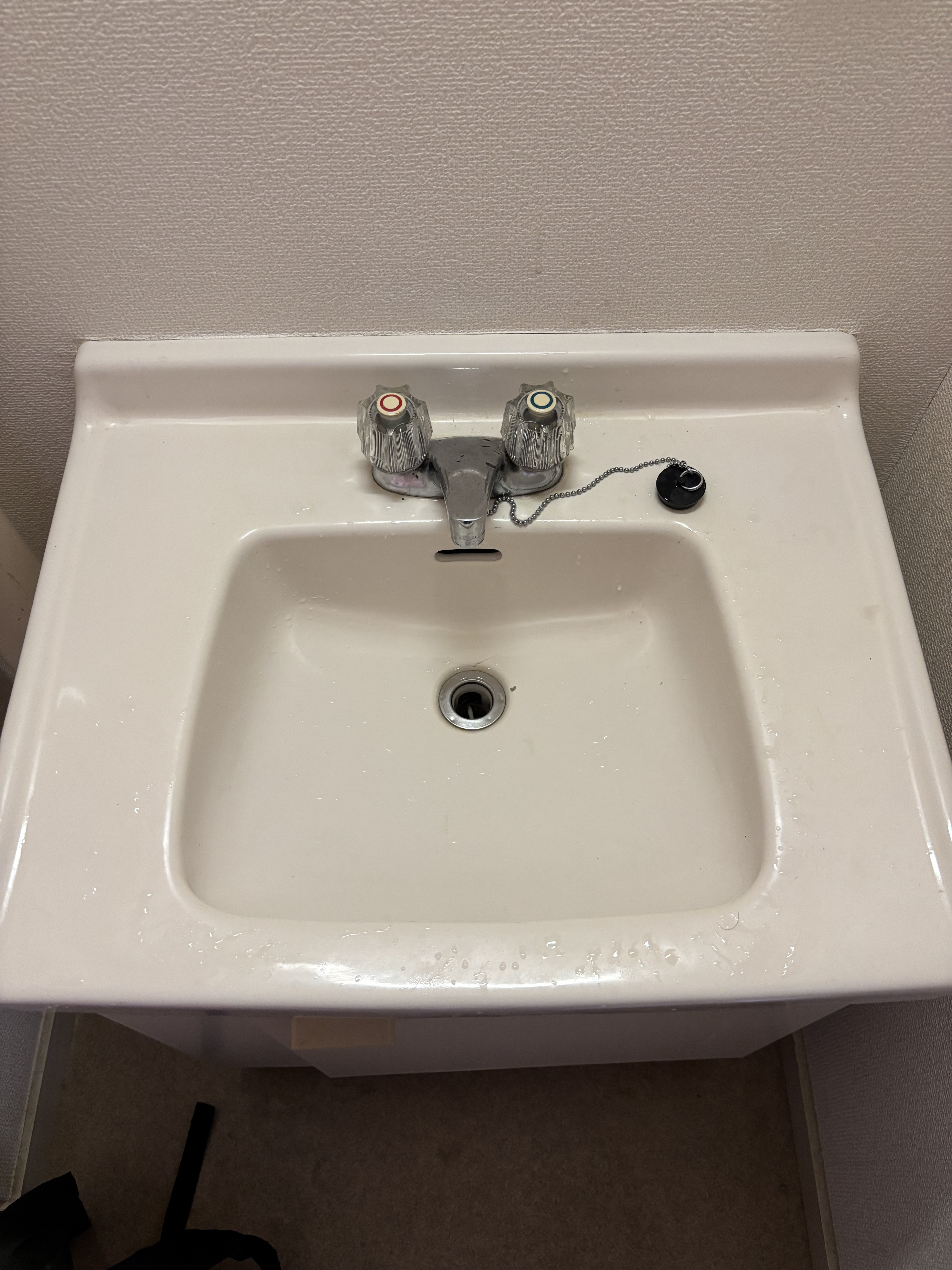 神奈川県横浜市金沢区の浴室・お風呂クリーニングの作業前3