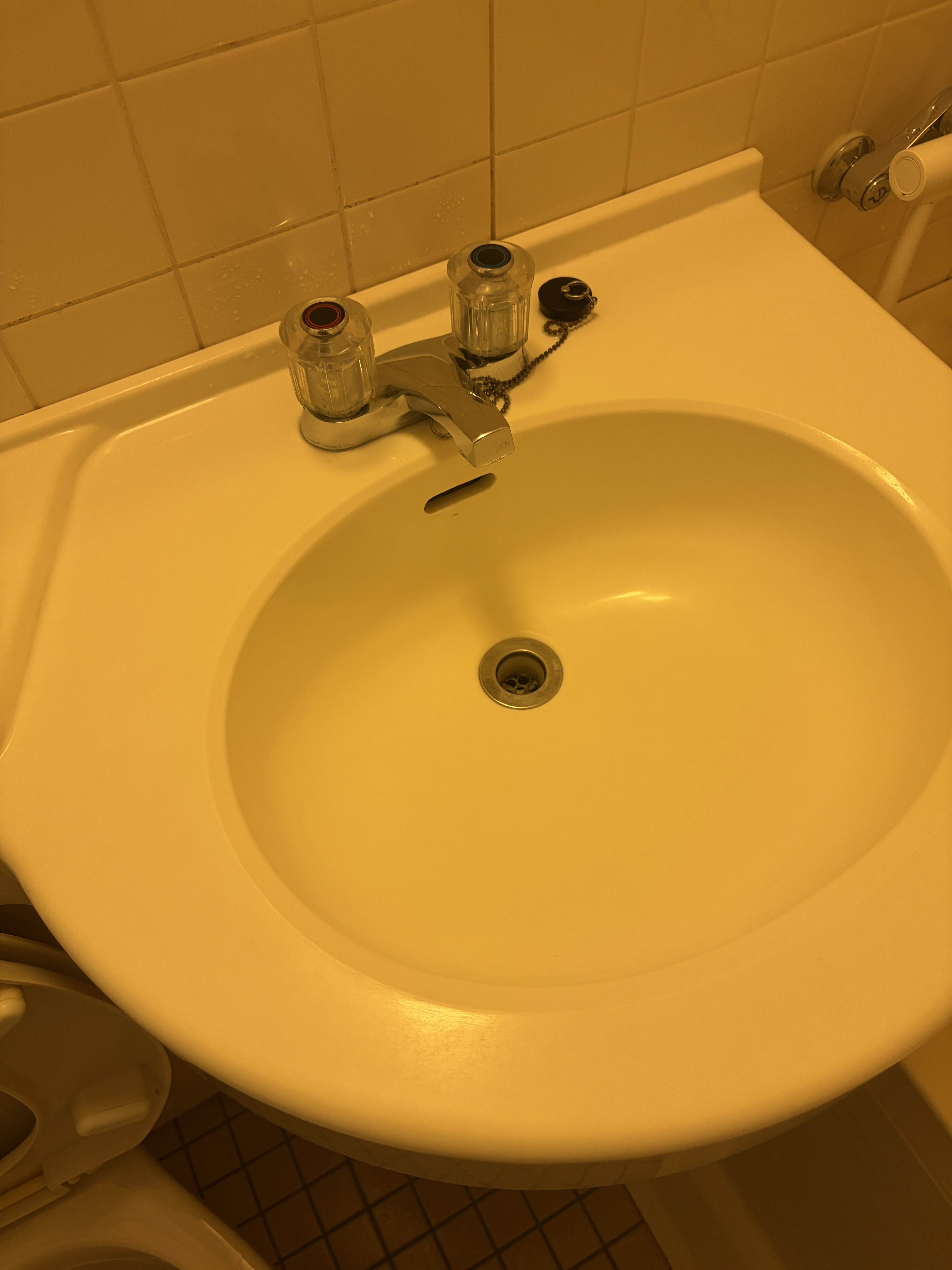 東京都北区滝野川の洗面所クリーニングの作業後1