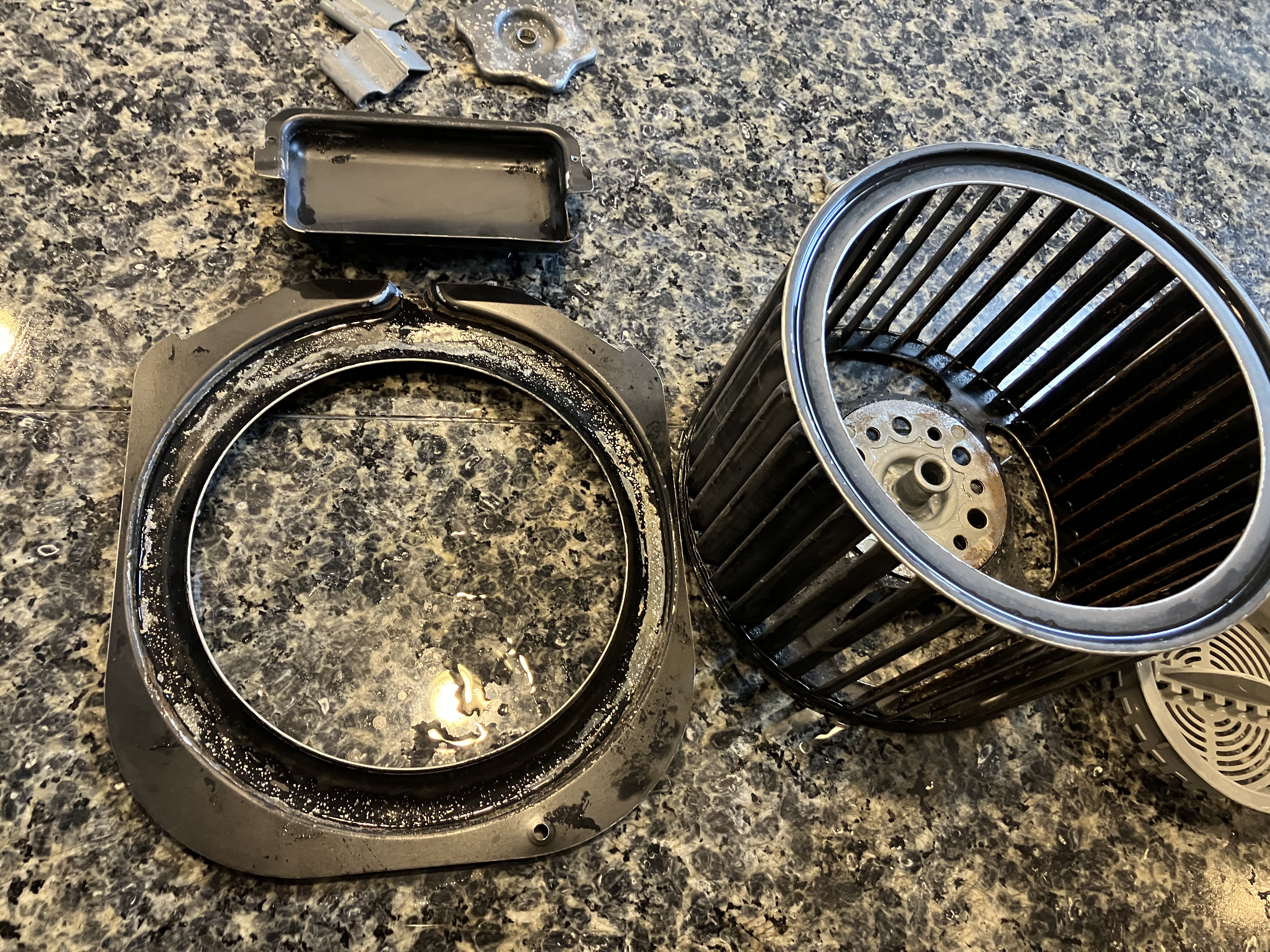 神奈川県川崎市中原区小杉町のレンジフードクリーニングの作業後2