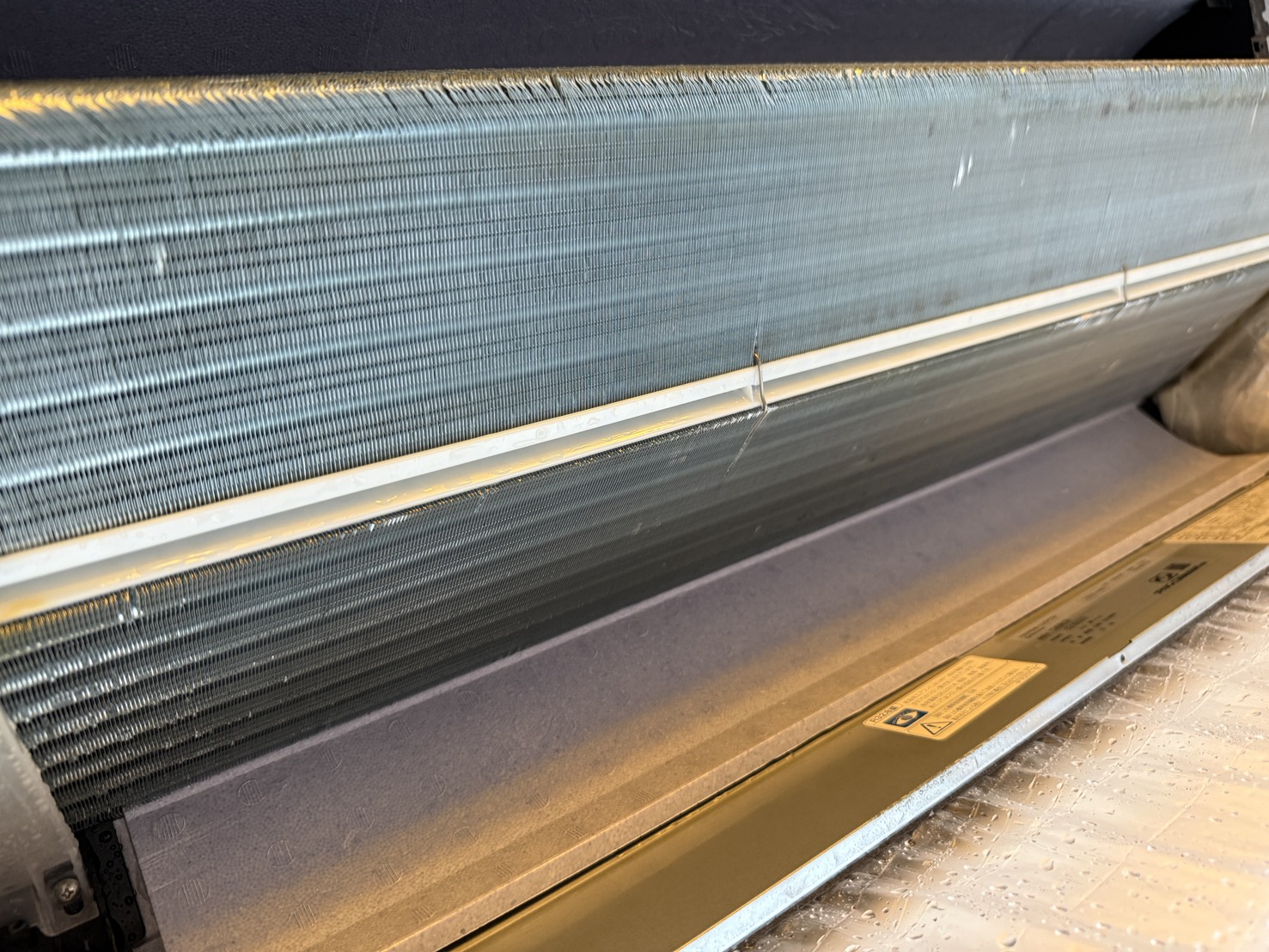 東京都新宿区神楽坂の家庭用天井埋め込みエアコンの作業後3