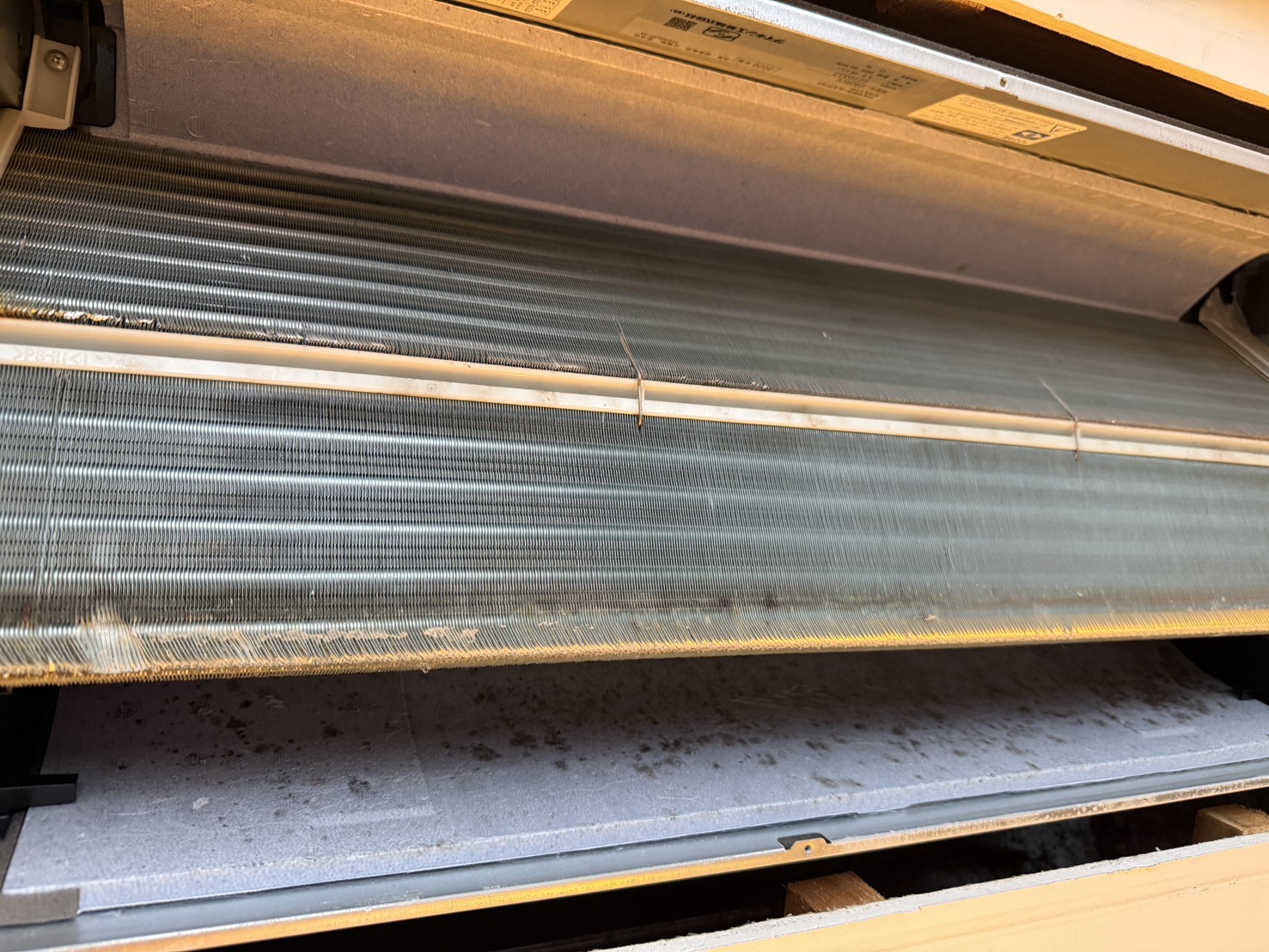 東京都新宿区神楽坂の家庭用天井埋め込みエアコンの作業前3