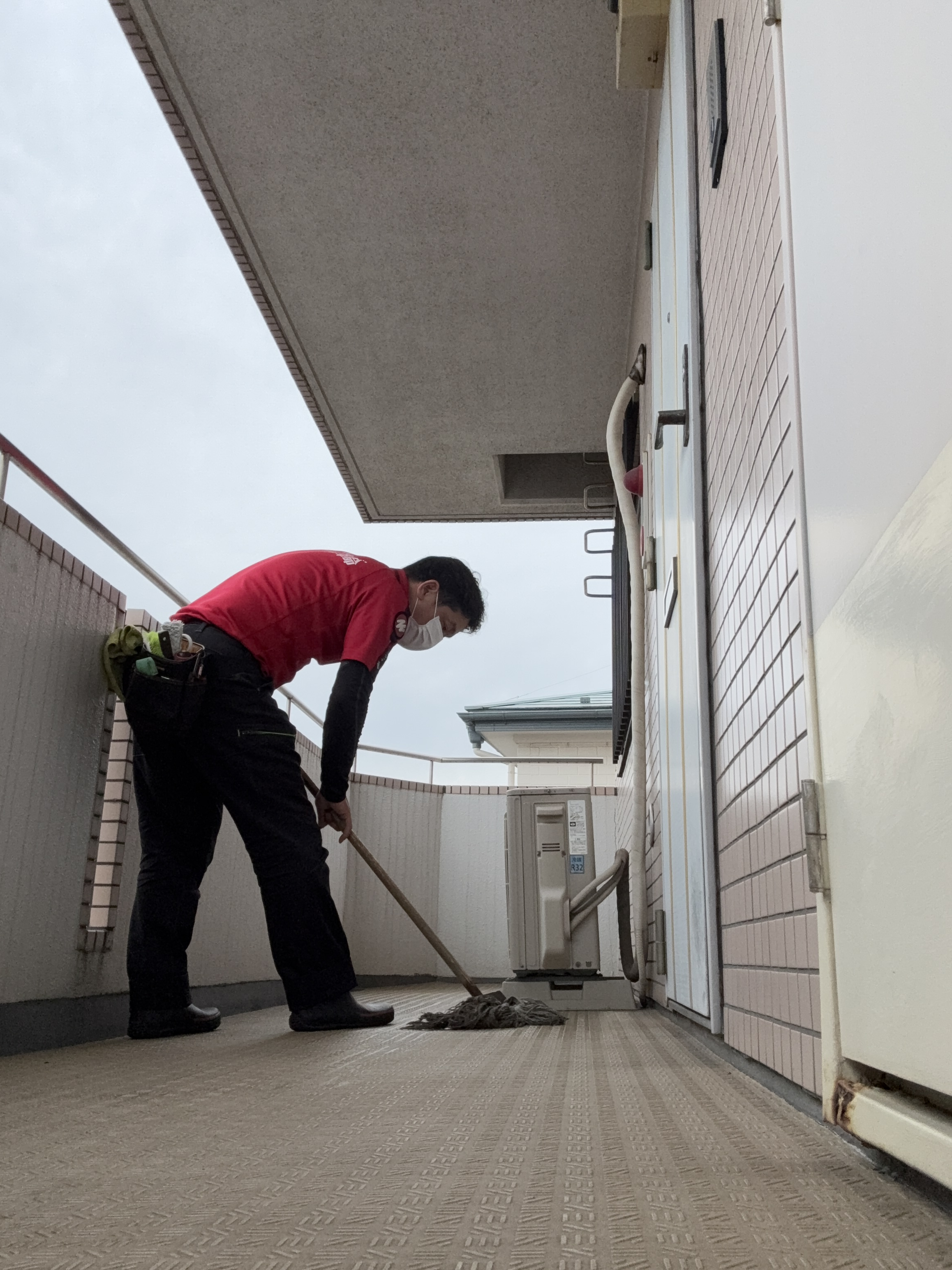 千葉県船橋市のビル・マンション共用部清掃の作業前1