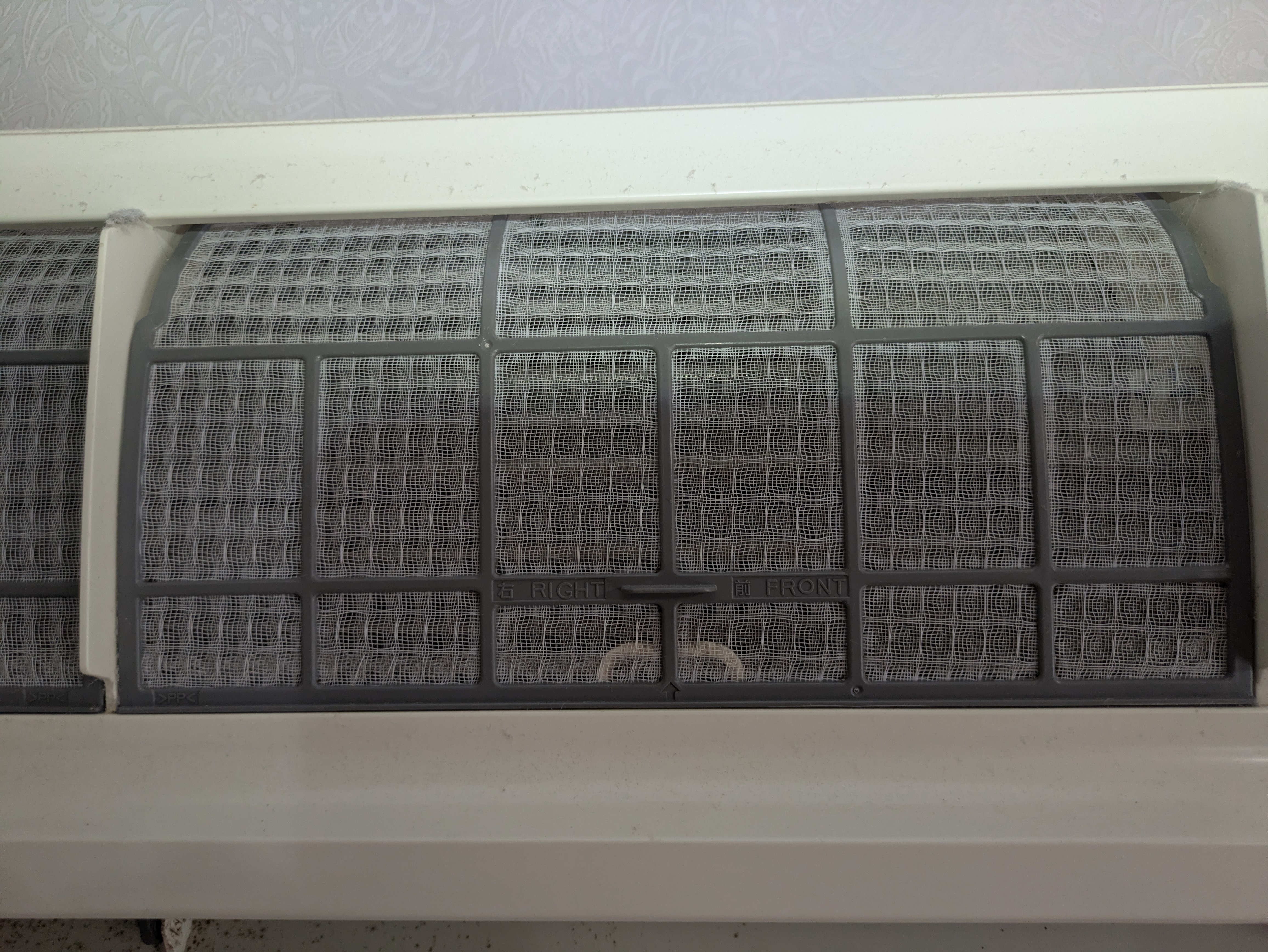 埼玉県越谷市大泊の壁掛けエアコンの作業前3