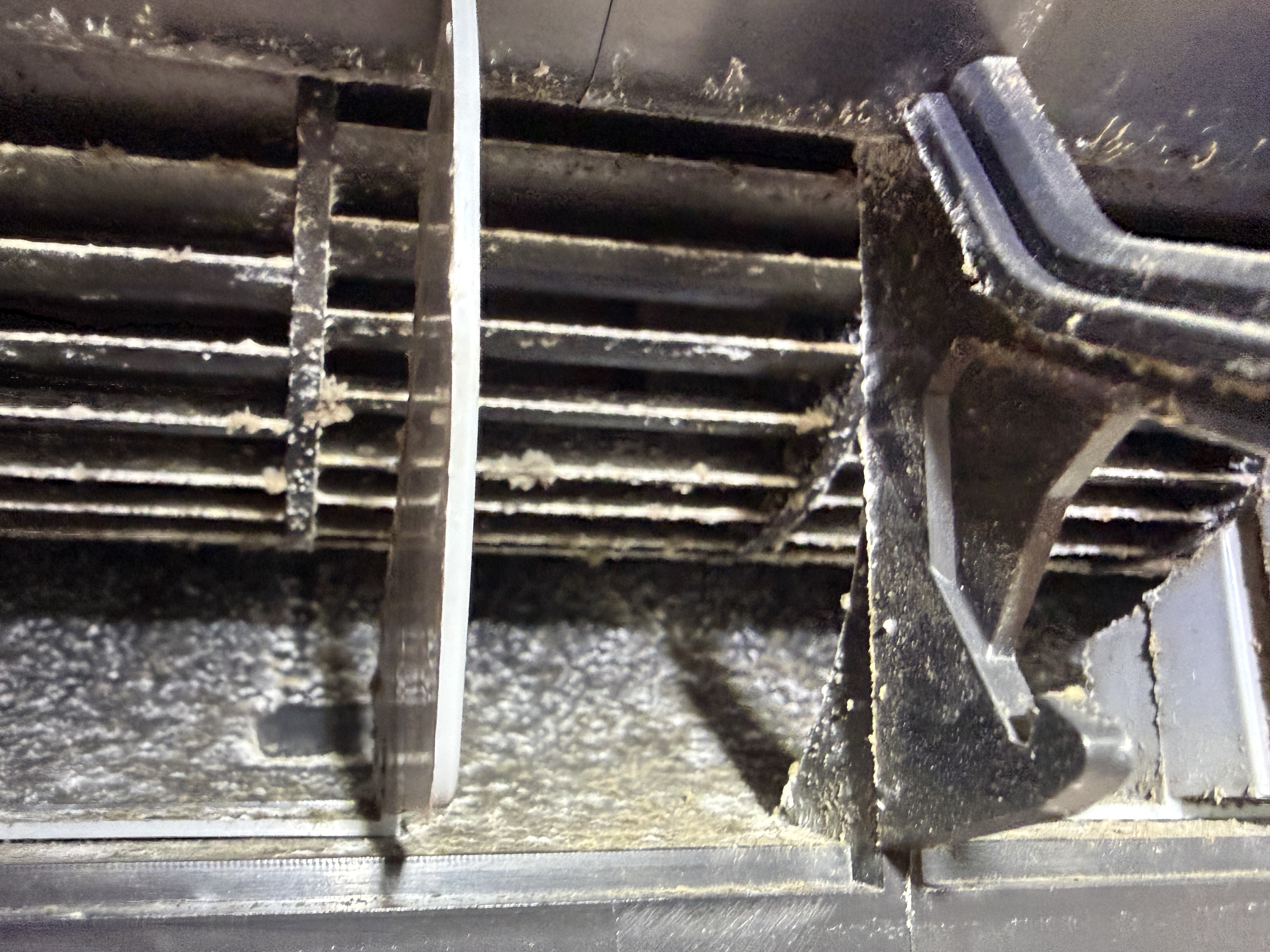 福岡県福岡市博多区の壁掛けエアコンの作業前2