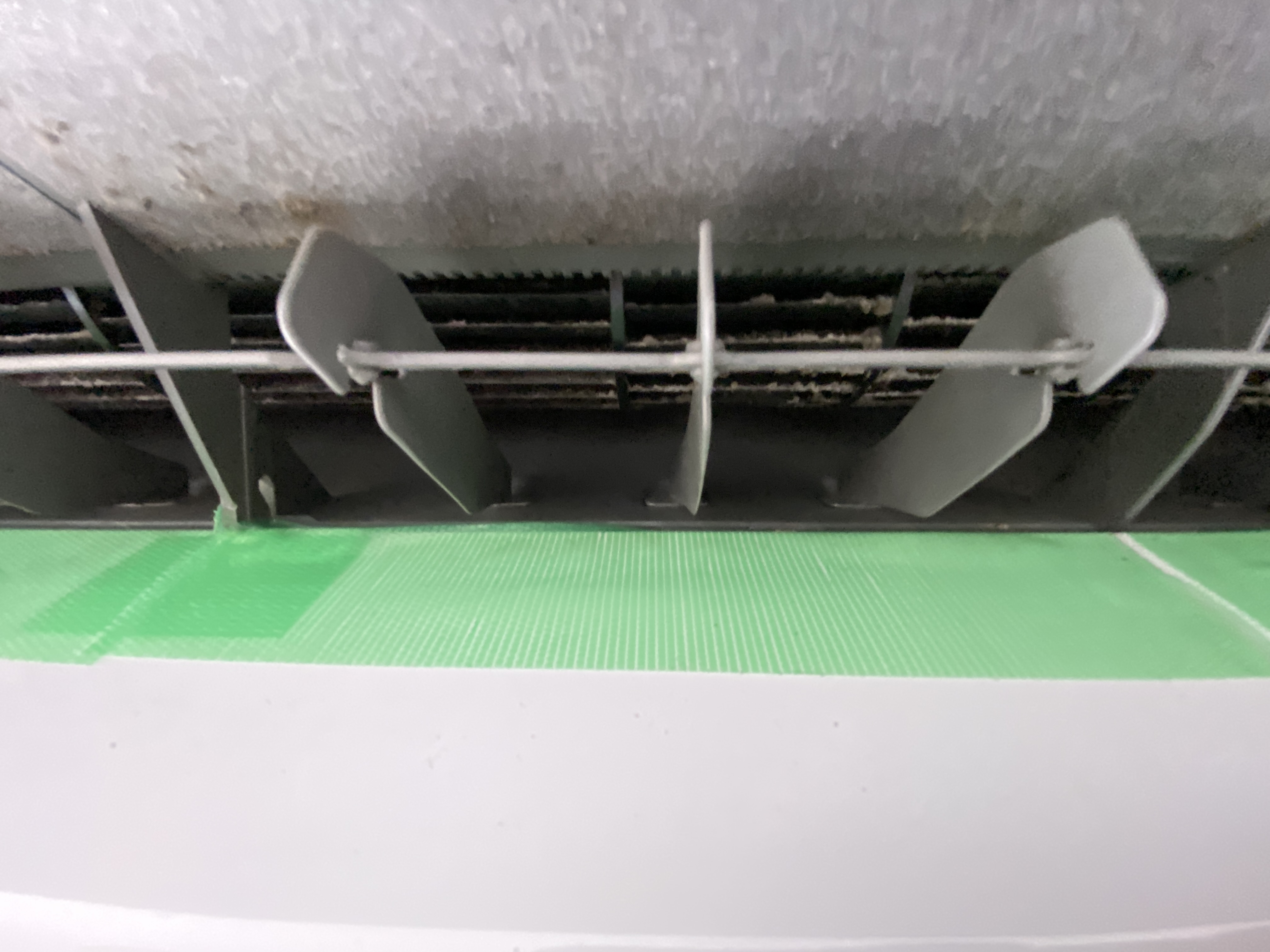 神奈川県横浜市瀬谷区の壁掛けエアコンの作業前1