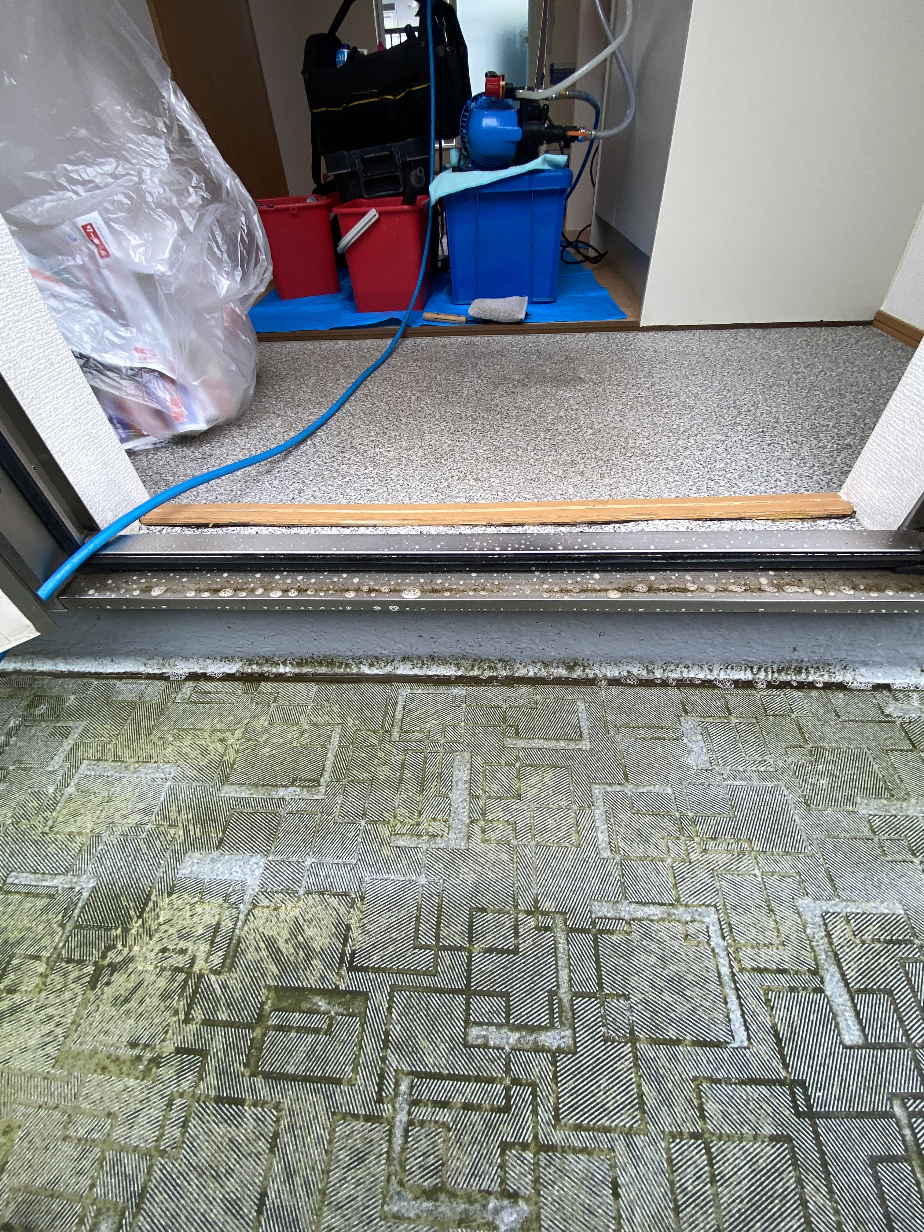 神奈川県相模原市緑区西橋本の賃貸住宅退去後の原状回復クリーニングの作業前2