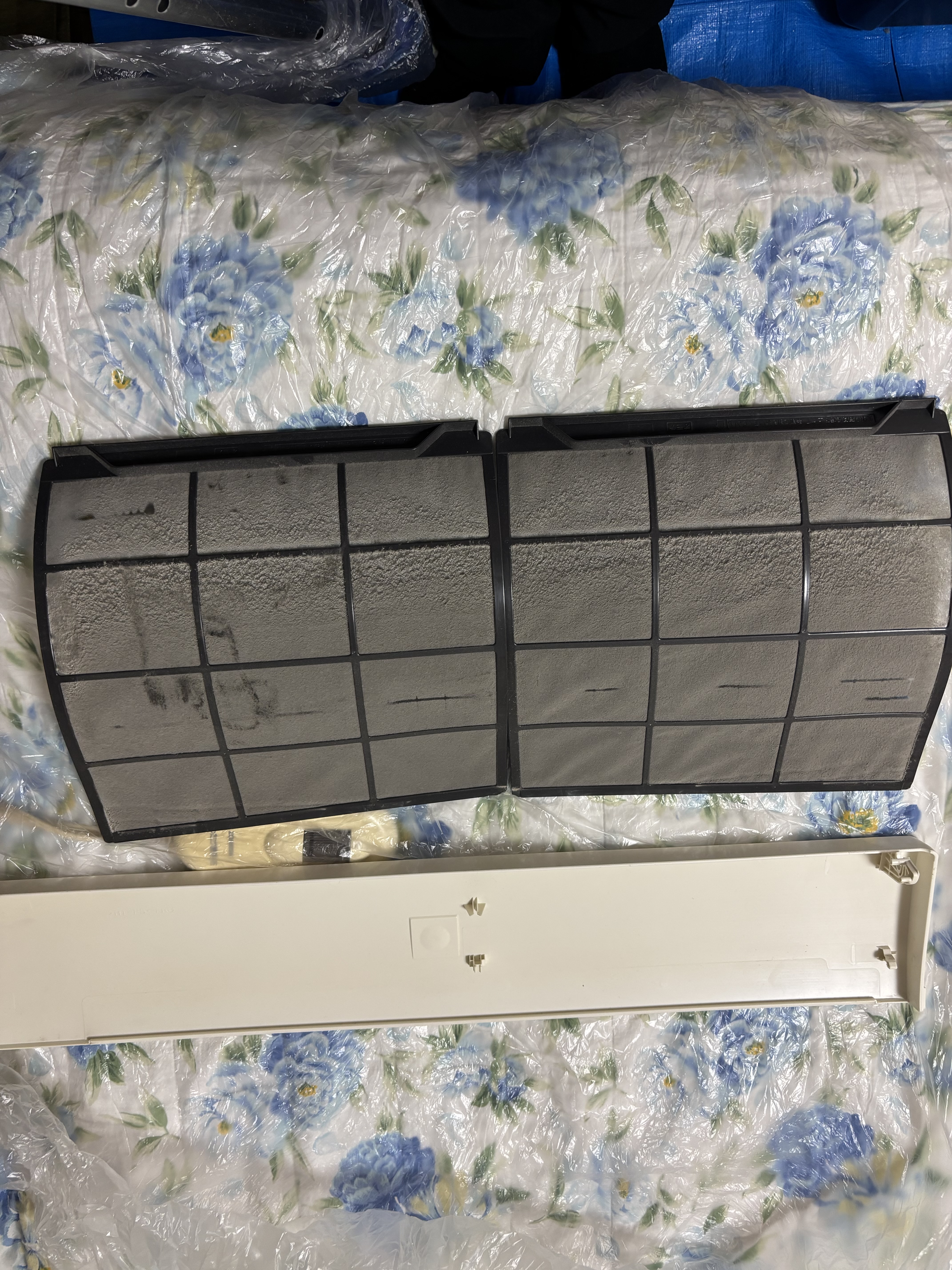 神奈川県横浜市中区の壁掛けエアコンの作業前3