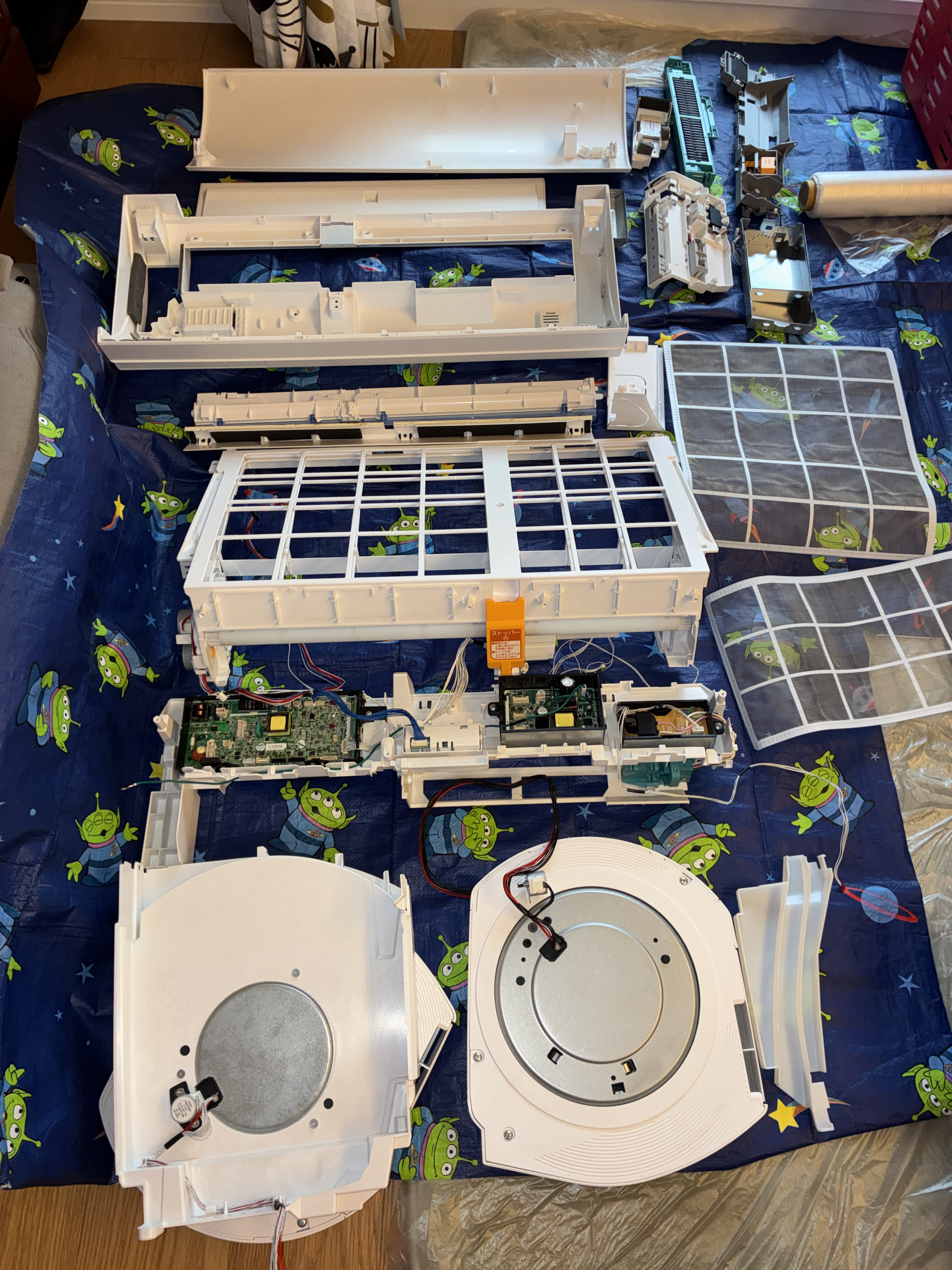 大阪府茨木市紫明園のお掃除機能付きエアコンの作業前1