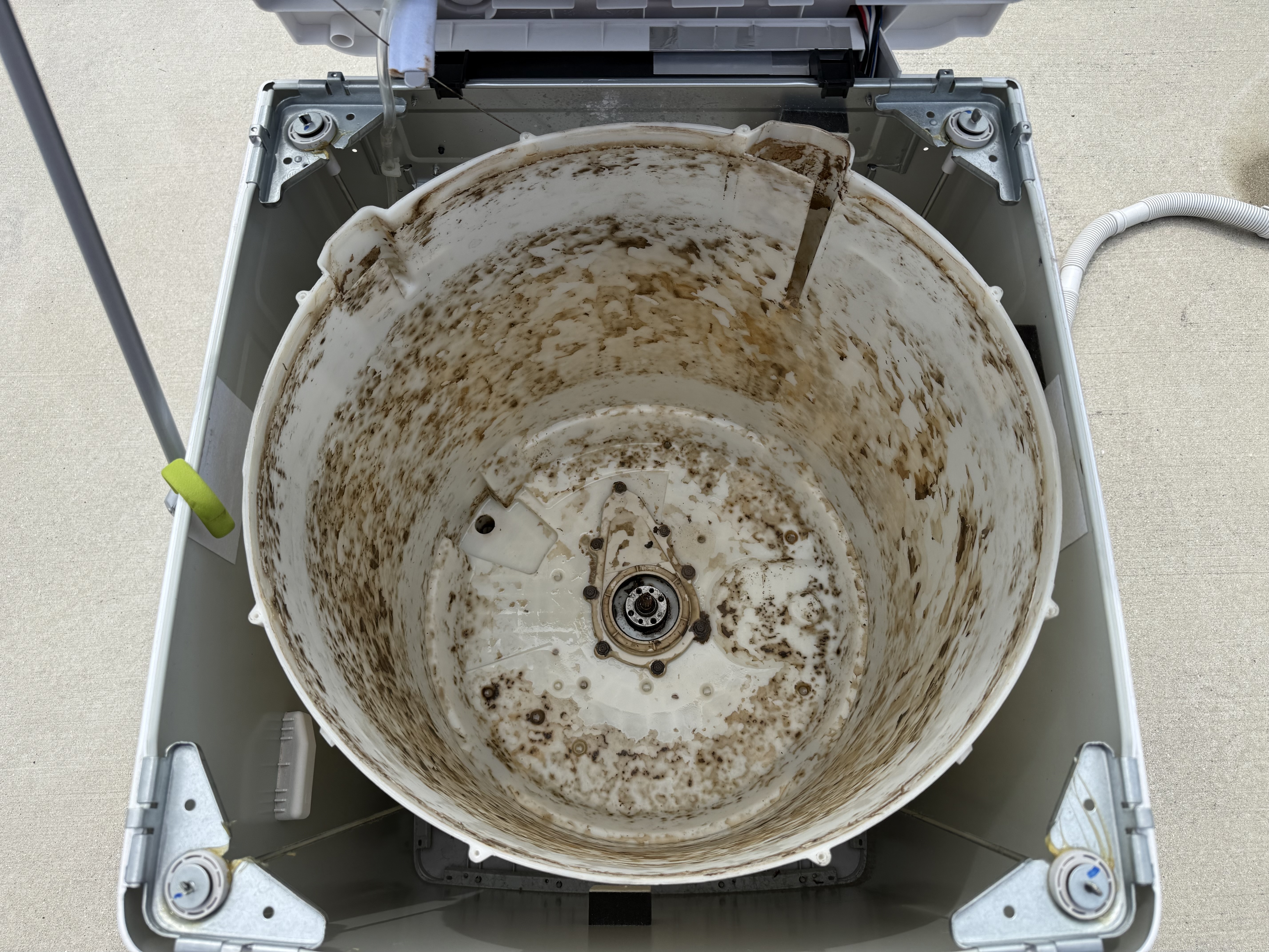 福岡県豊前市の洗濯機分解クリーニングの作業前1