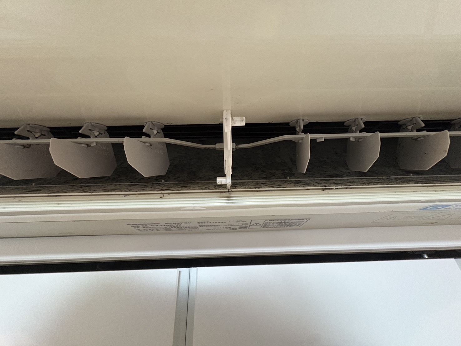 千葉県市川市行徳駅前のお掃除機能付きエアコンの作業前1