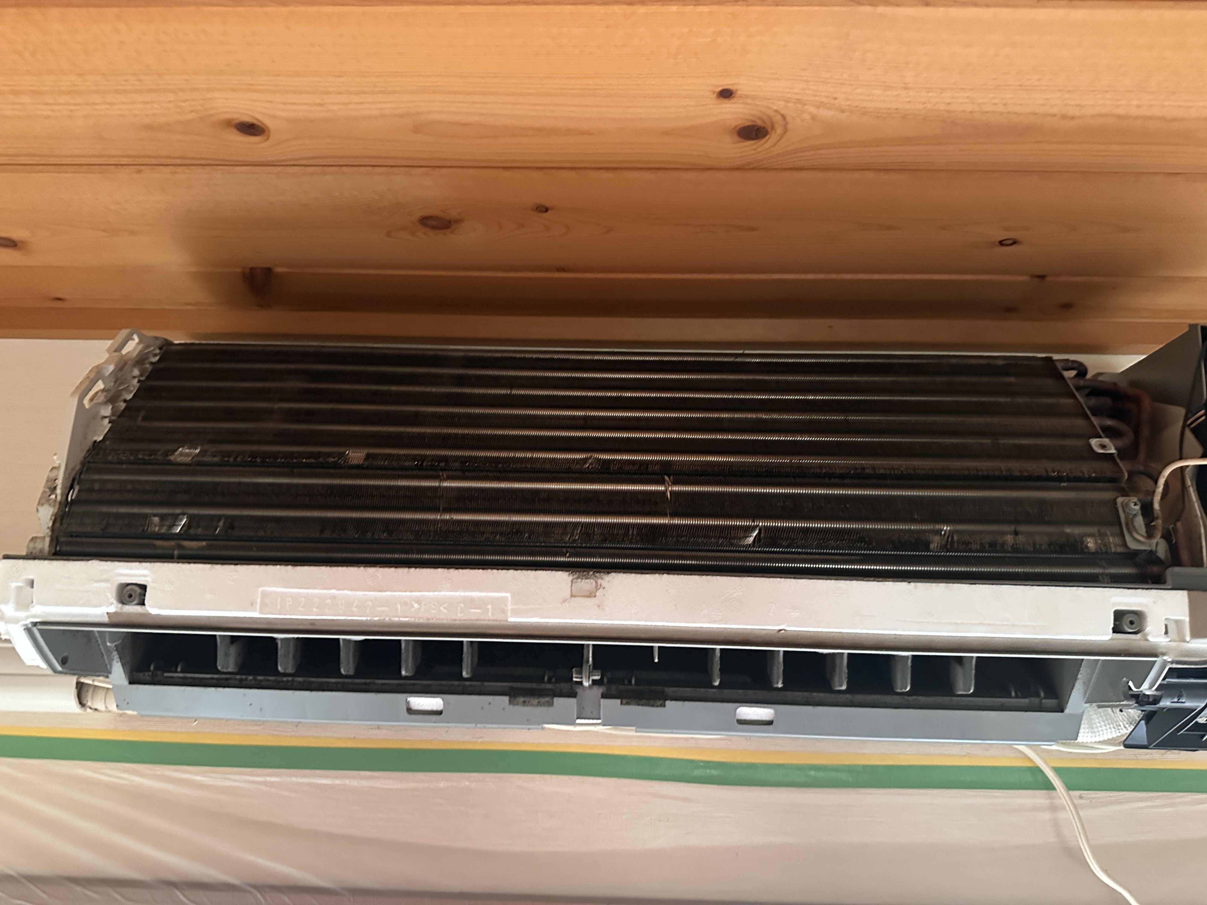 三重県志摩市浜島町の壁掛けエアコンの作業前1