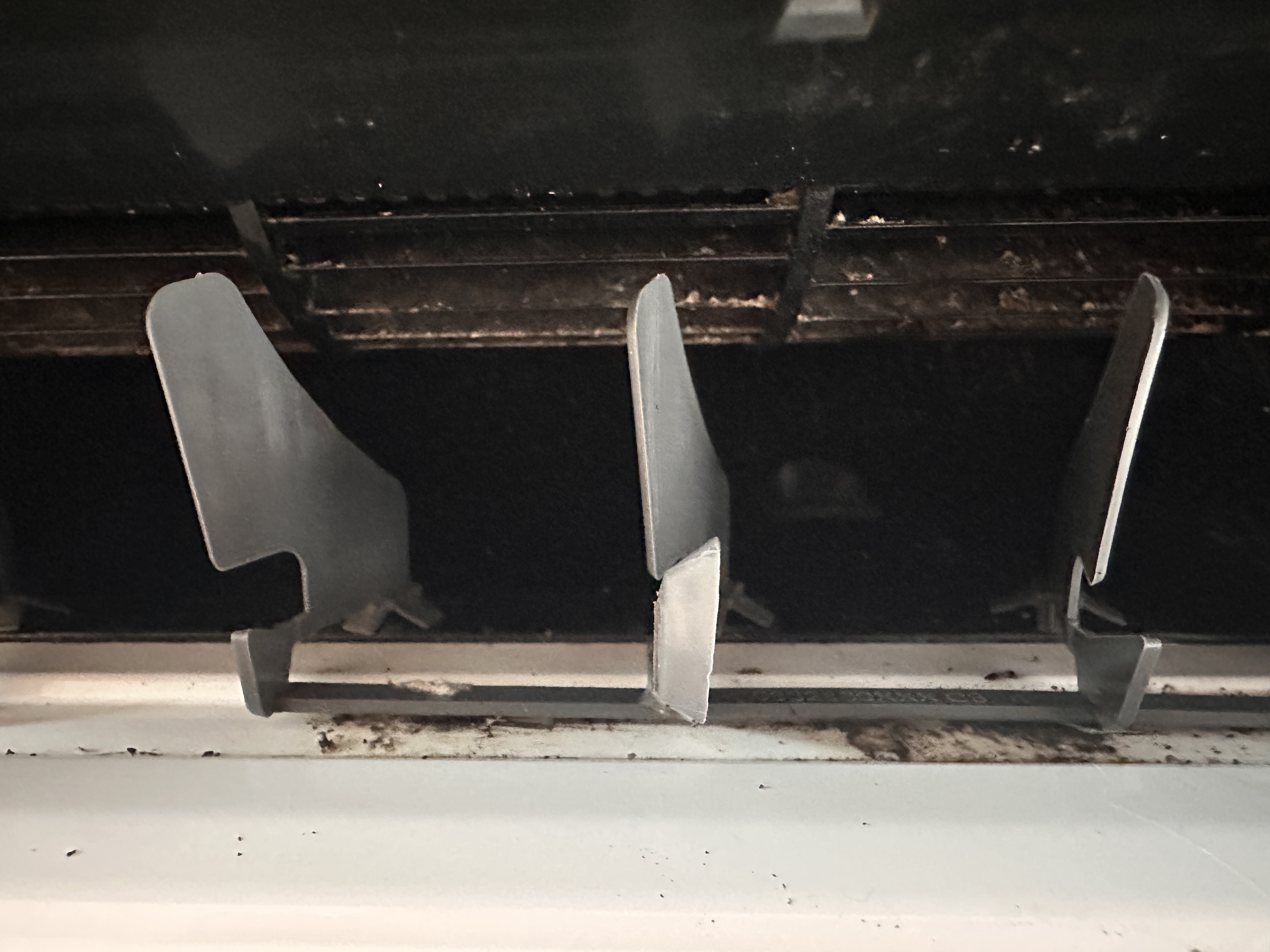 三重県鈴鹿市三日市の壁掛けエアコンの作業前1