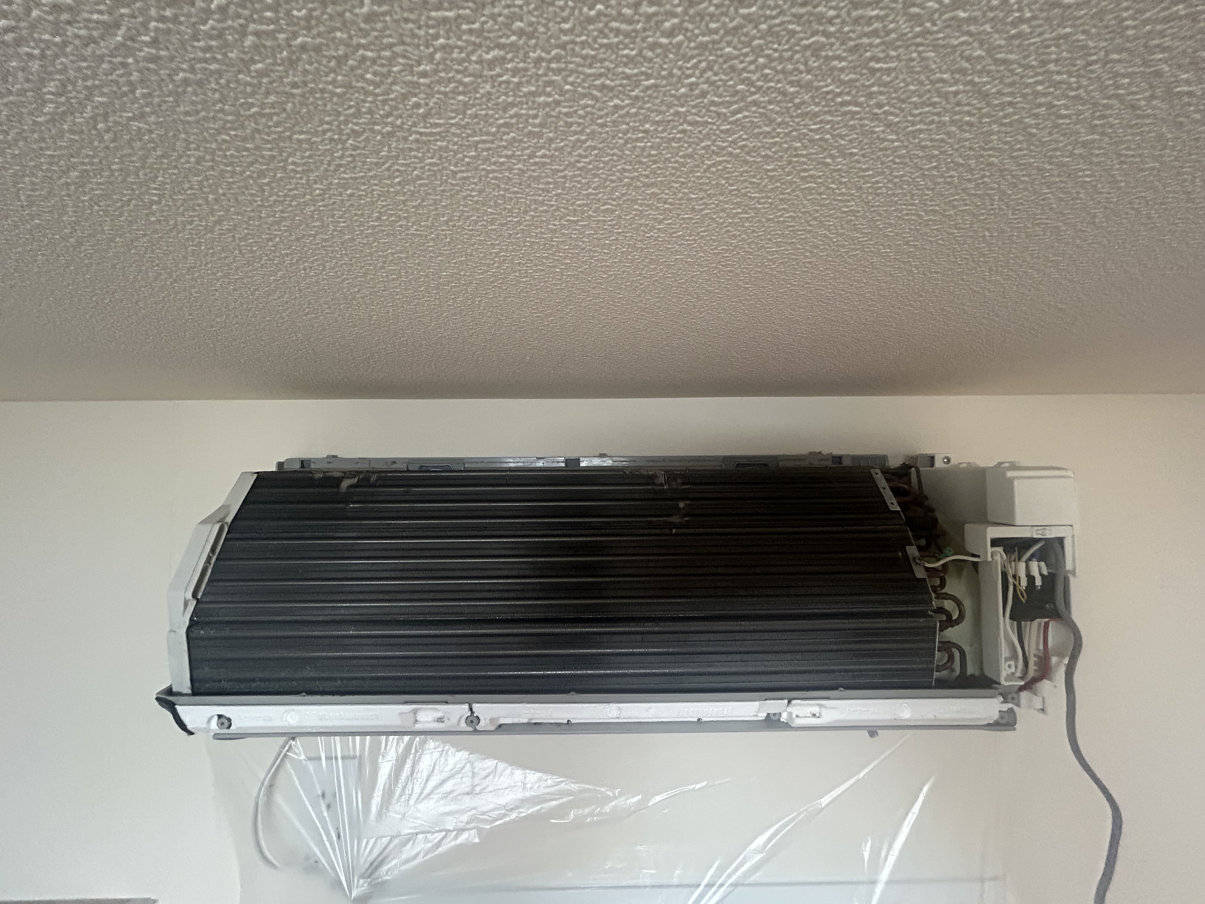 東京都中野区中央3丁目の壁掛けエアコンの作業後1