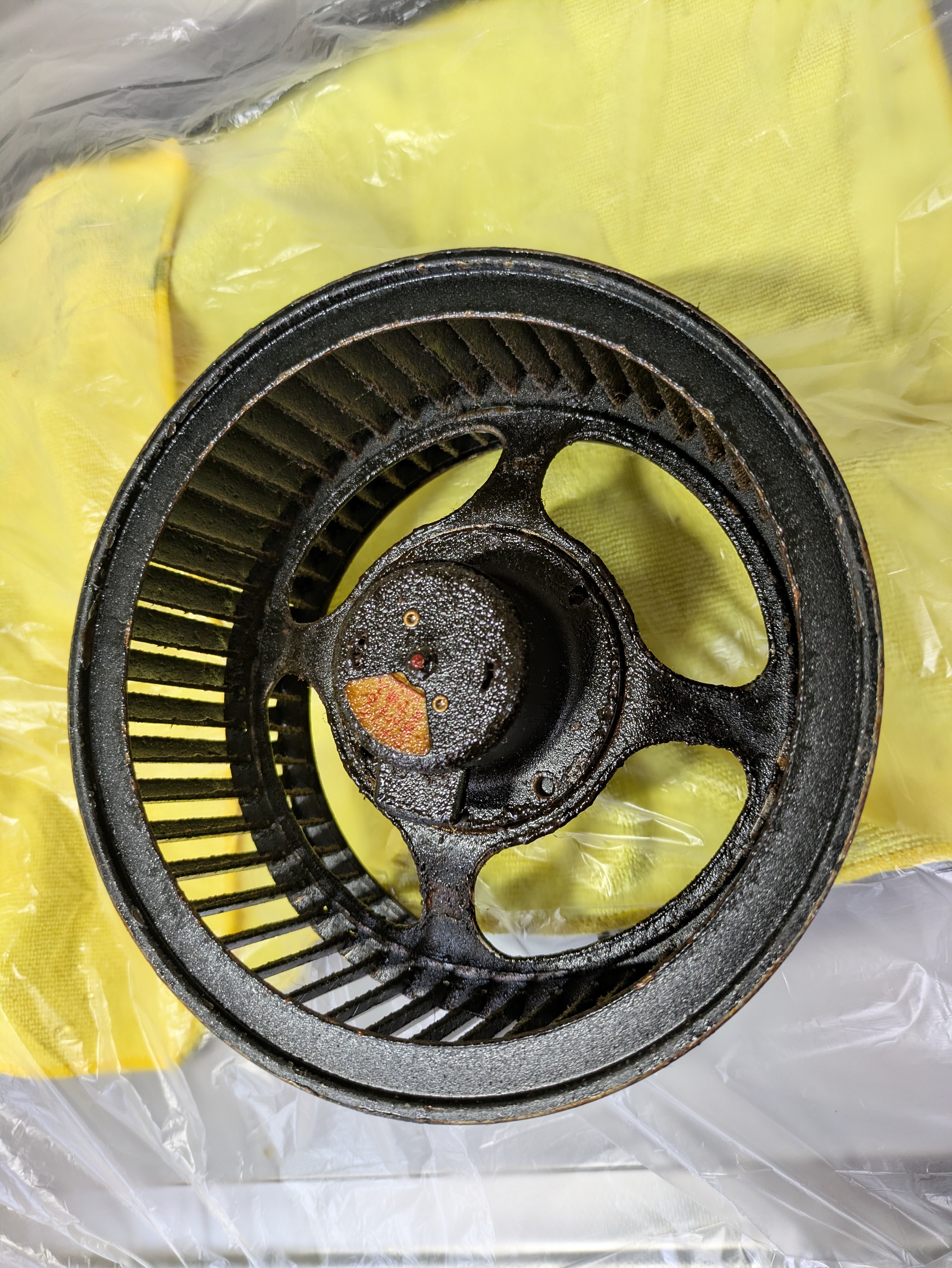 埼玉県北葛飾郡松伏町松伏のレンジフードクリーニングの作業前1