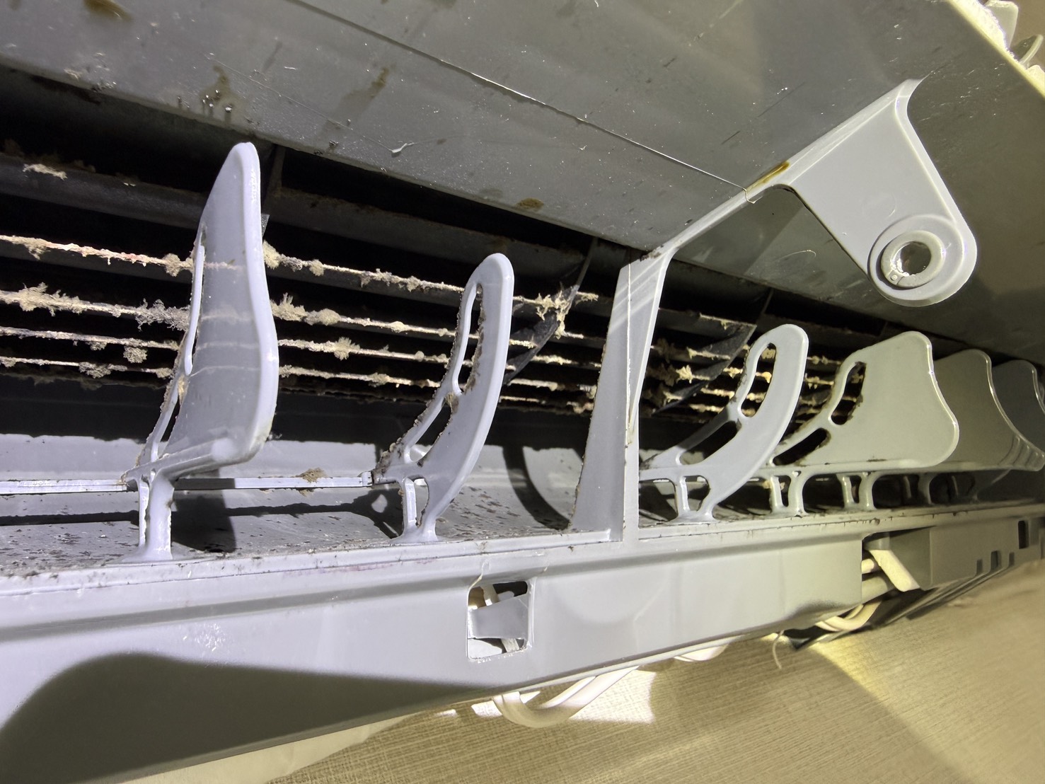 東京都墨田区京島の壁掛けエアコンの作業前1