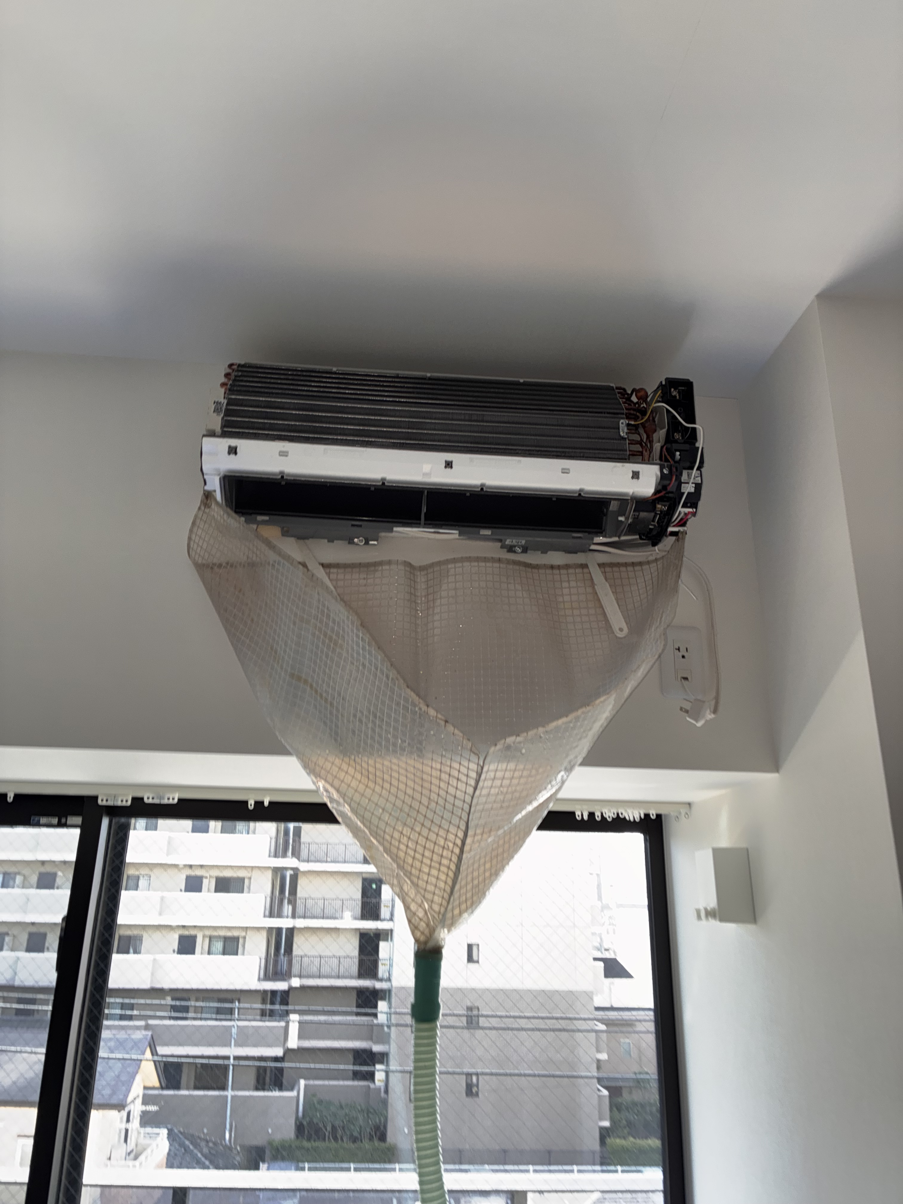 埼玉県さいたま市大宮区の壁掛けエアコンの作業前1