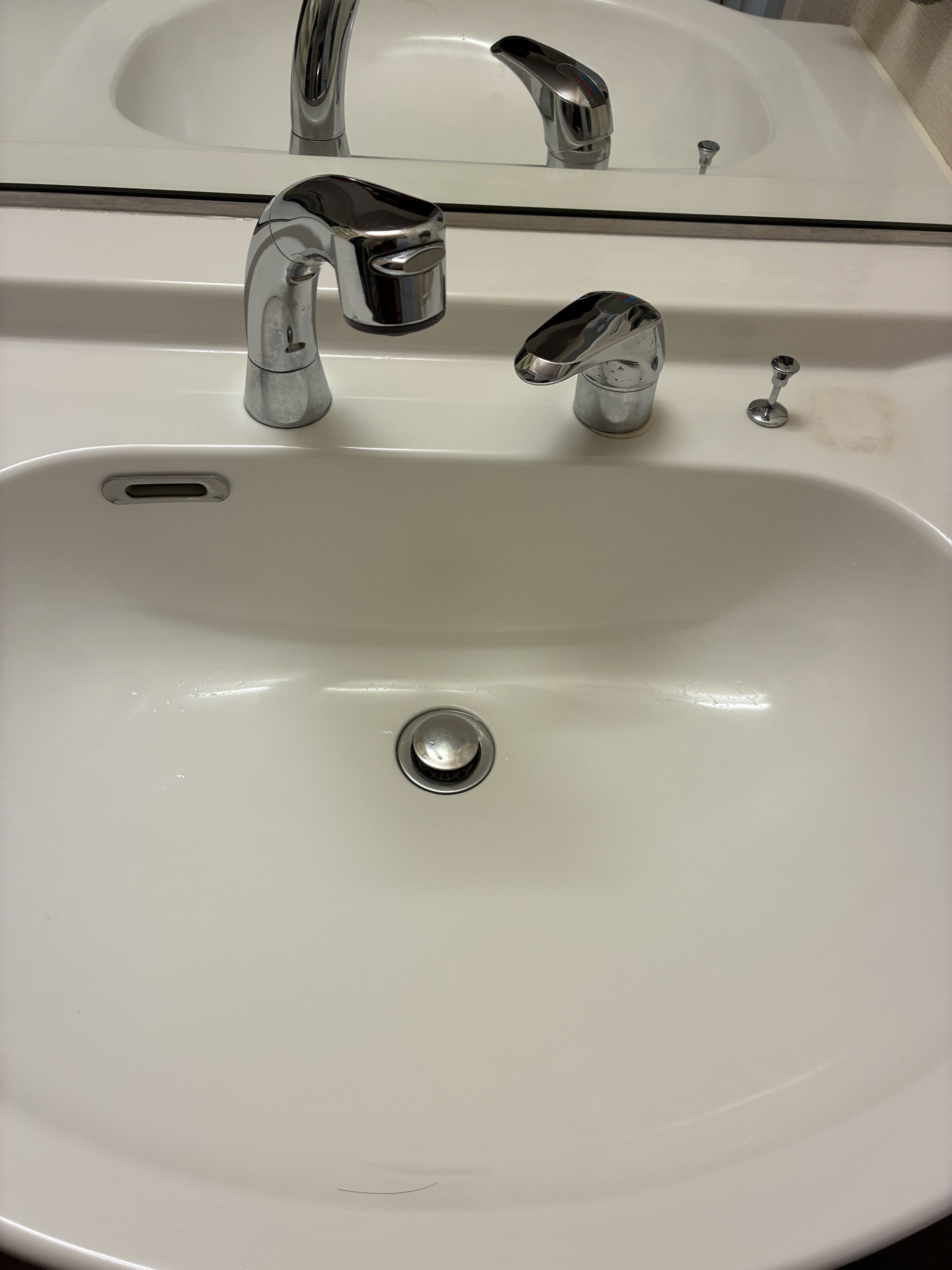 大阪府大阪市東淀川区の洗面所クリーニングの作業後1