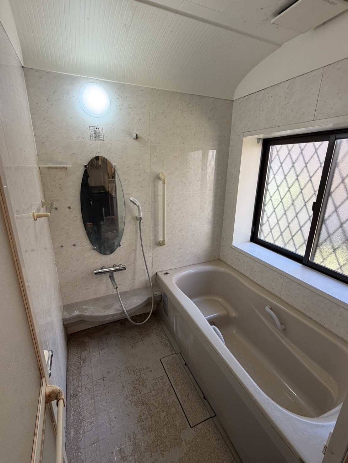 千葉県市川市福栄の浴室・お風呂クリーニングの作業前1