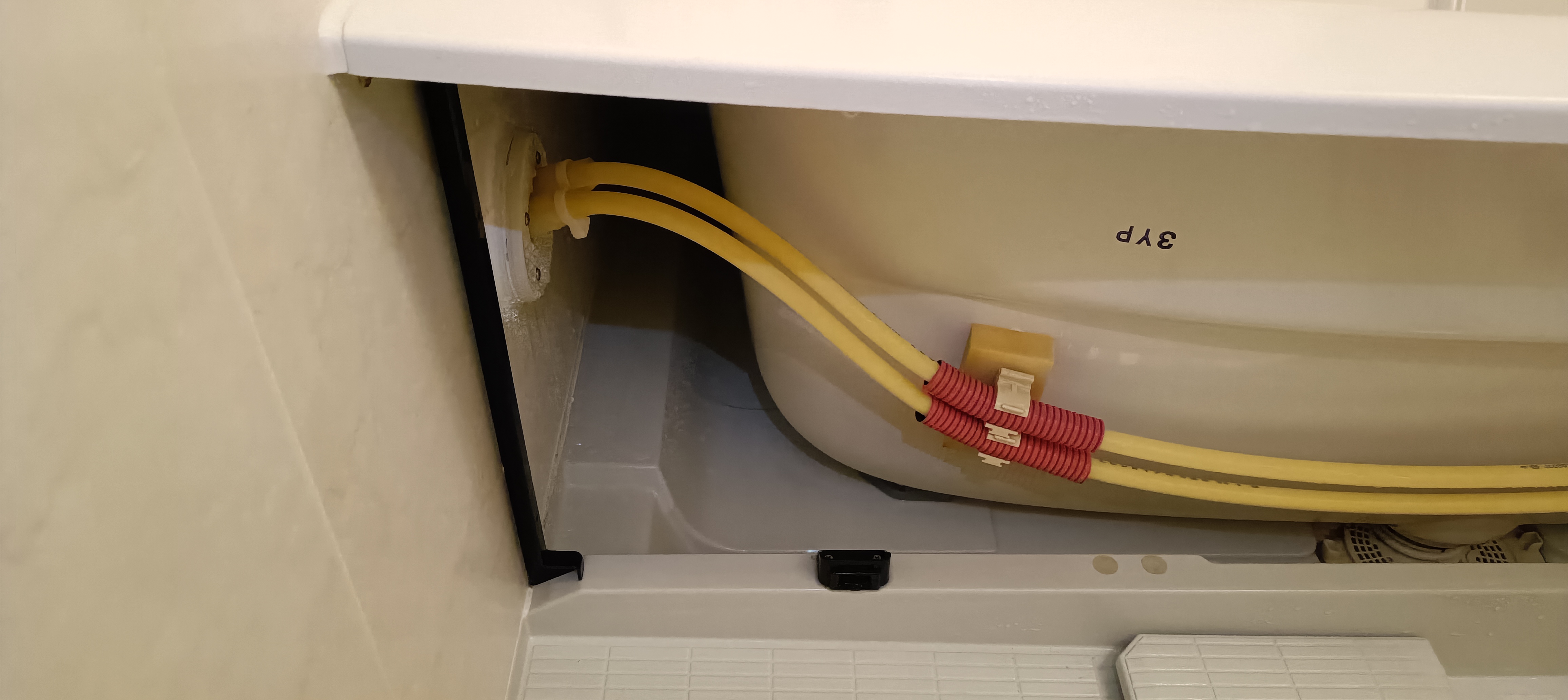 神奈川県横浜市神奈川区西寺尾の浴室・お風呂クリーニングの作業後1