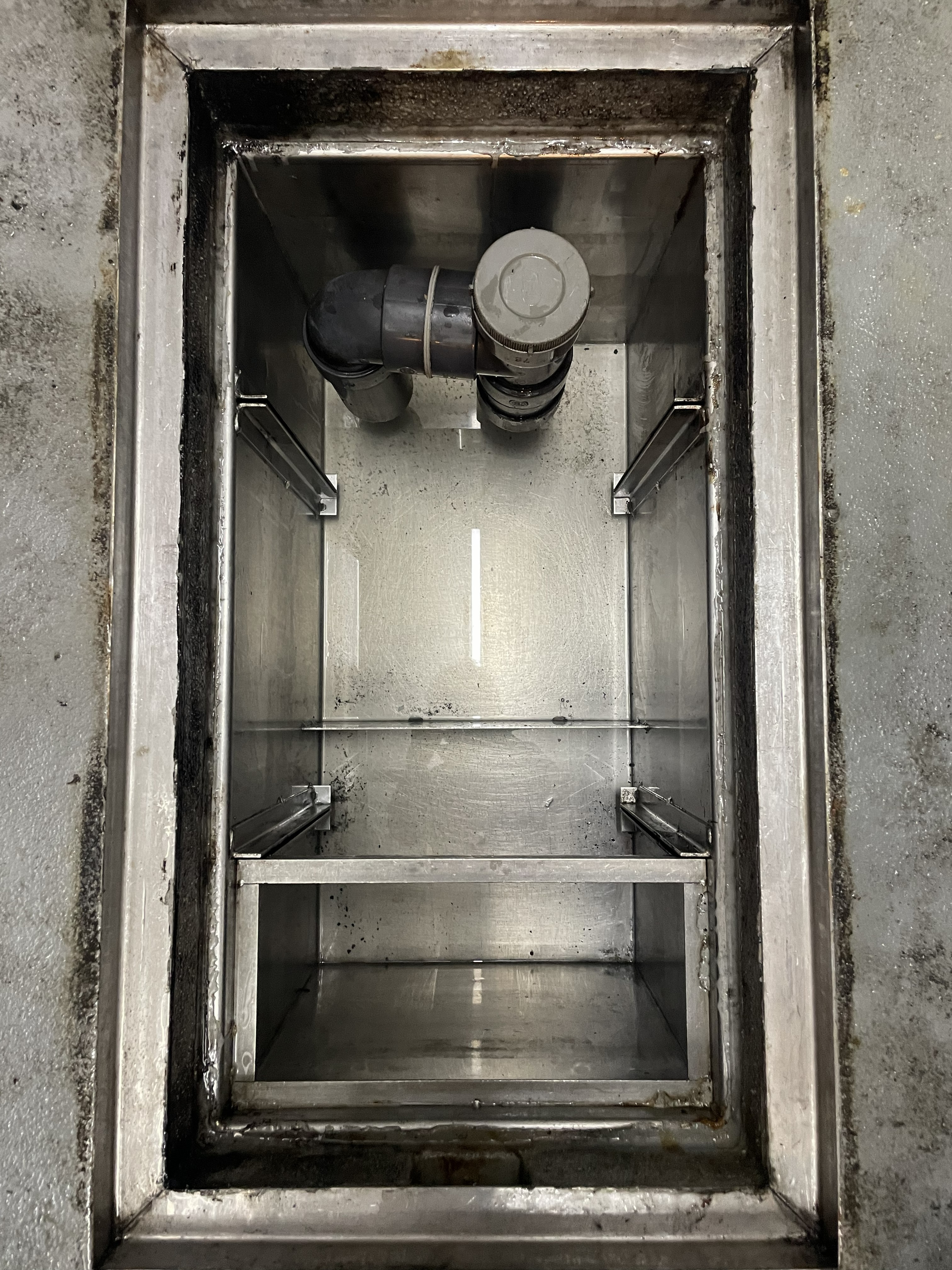 神奈川県相模原市中央区相模原の飲食店清掃の作業後1