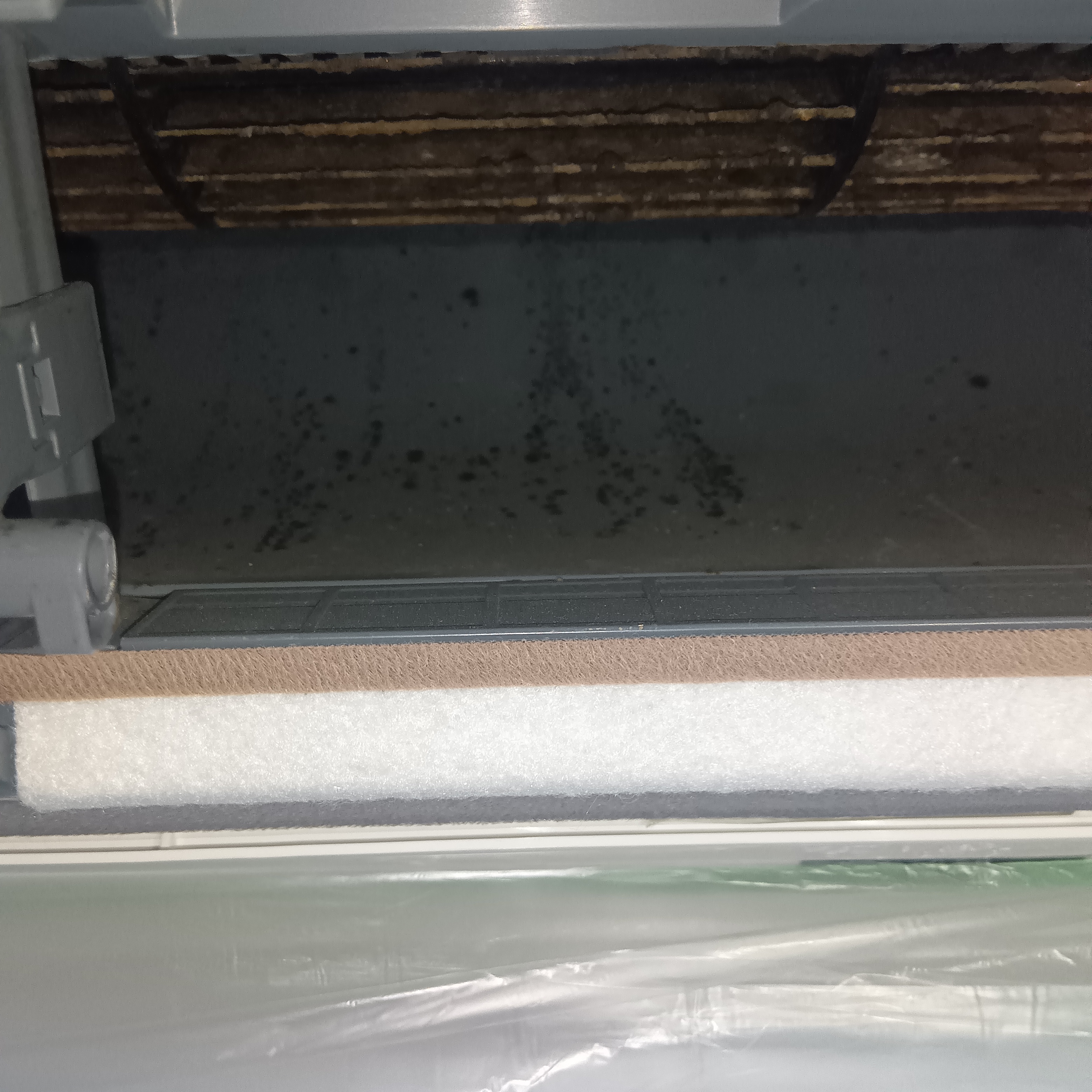 長野県南佐久郡佐久穂町のお掃除機能付きエアコンの作業前1