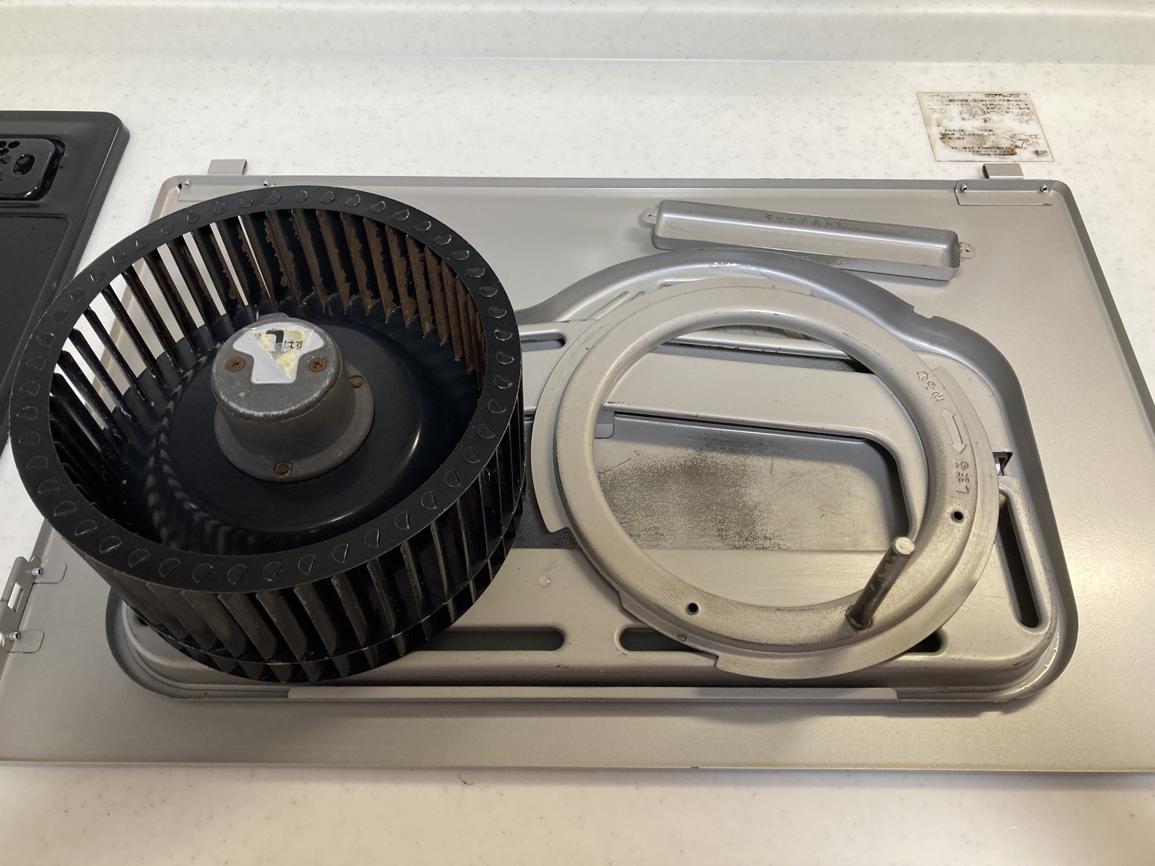 京都府京都市西京区松尾大利町のキッチンクリーニングの作業後2