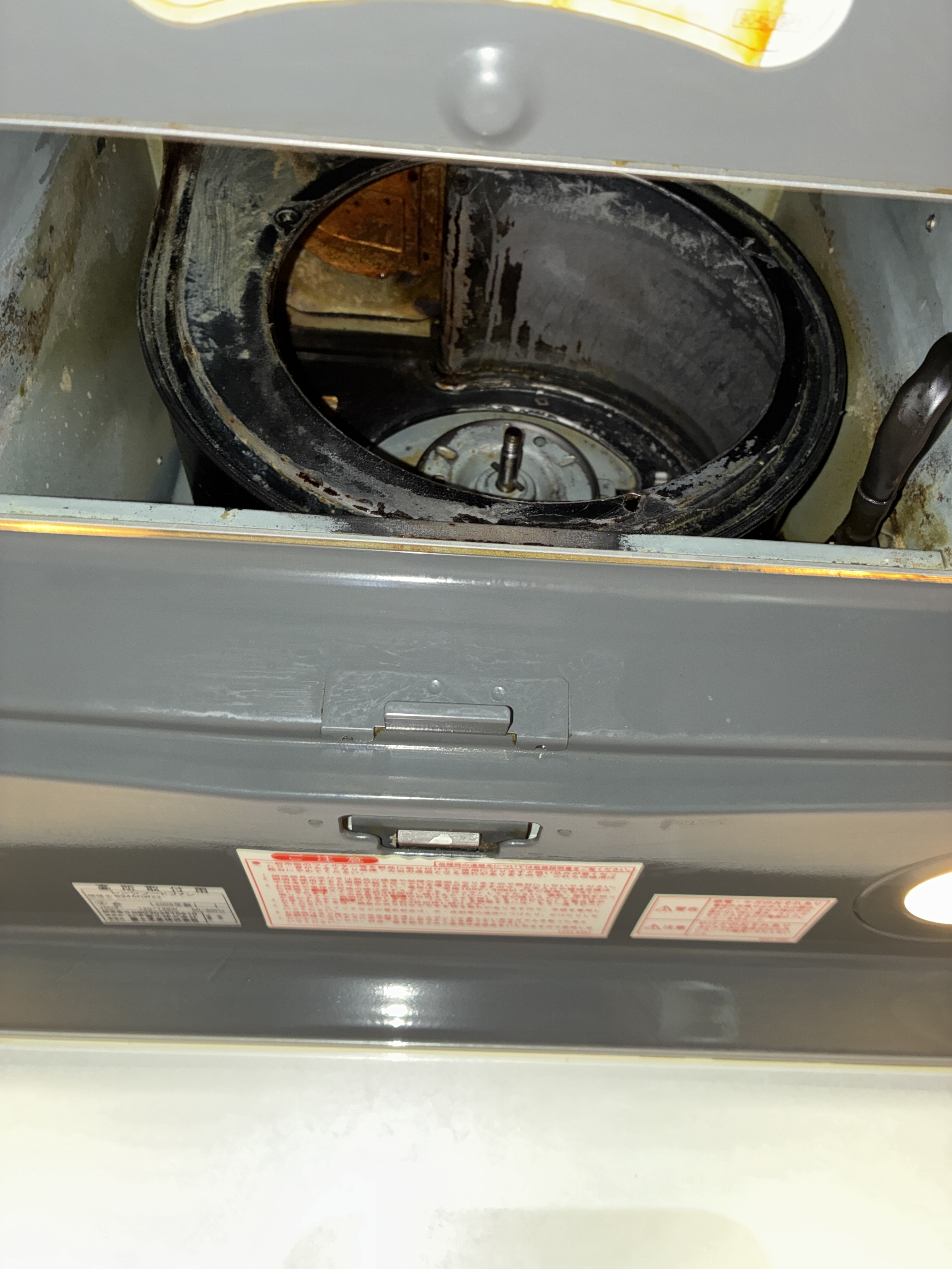 大阪府東大阪市のレンジフードクリーニングの作業後2