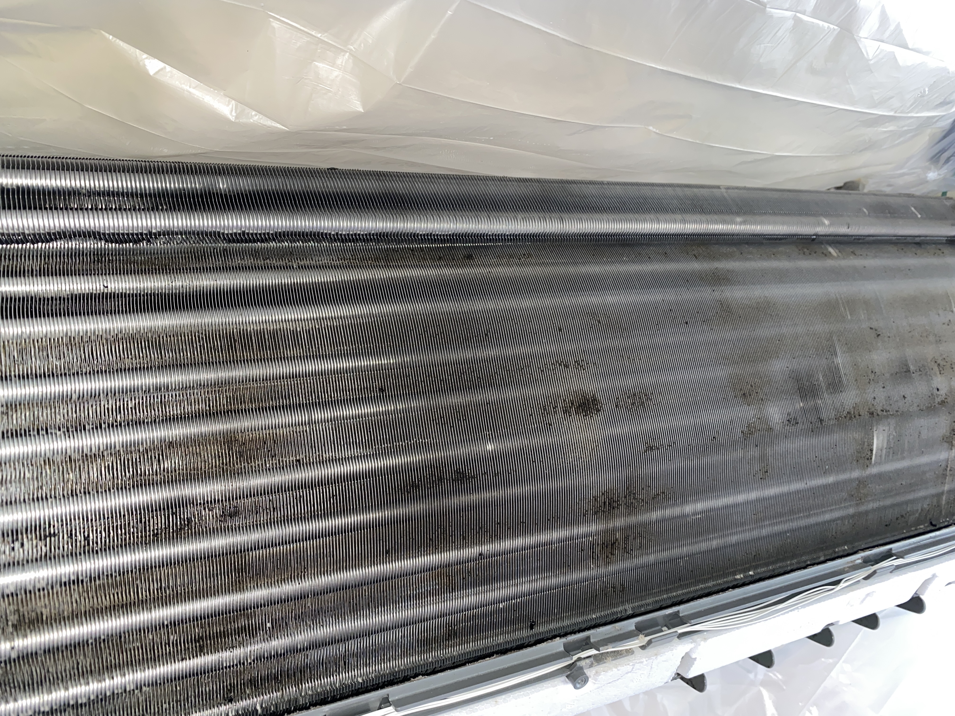 静岡県湖西市のお掃除機能付きエアコンの作業前2