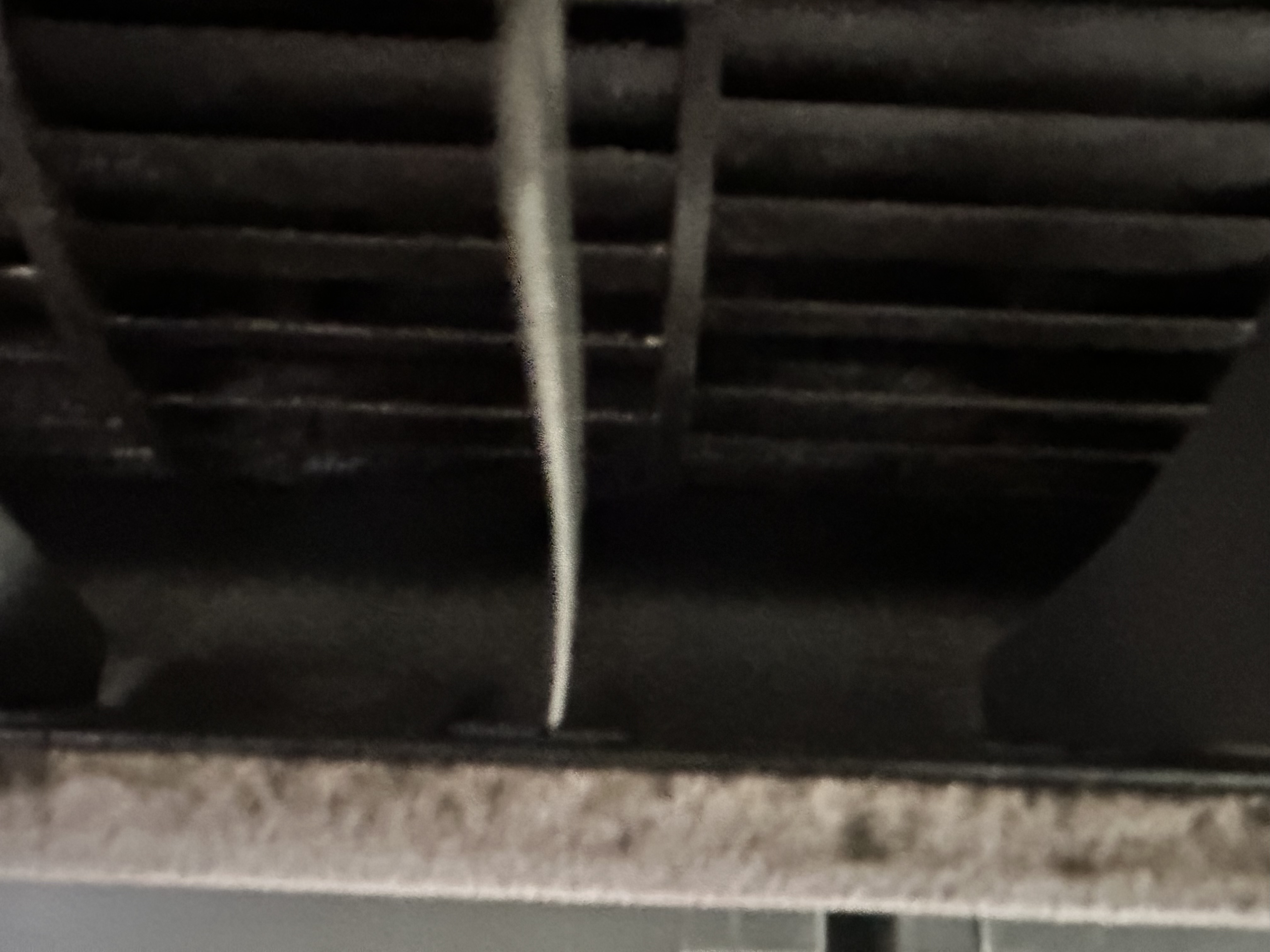 愛知県春日井市のお掃除機能付きエアコンの作業前1